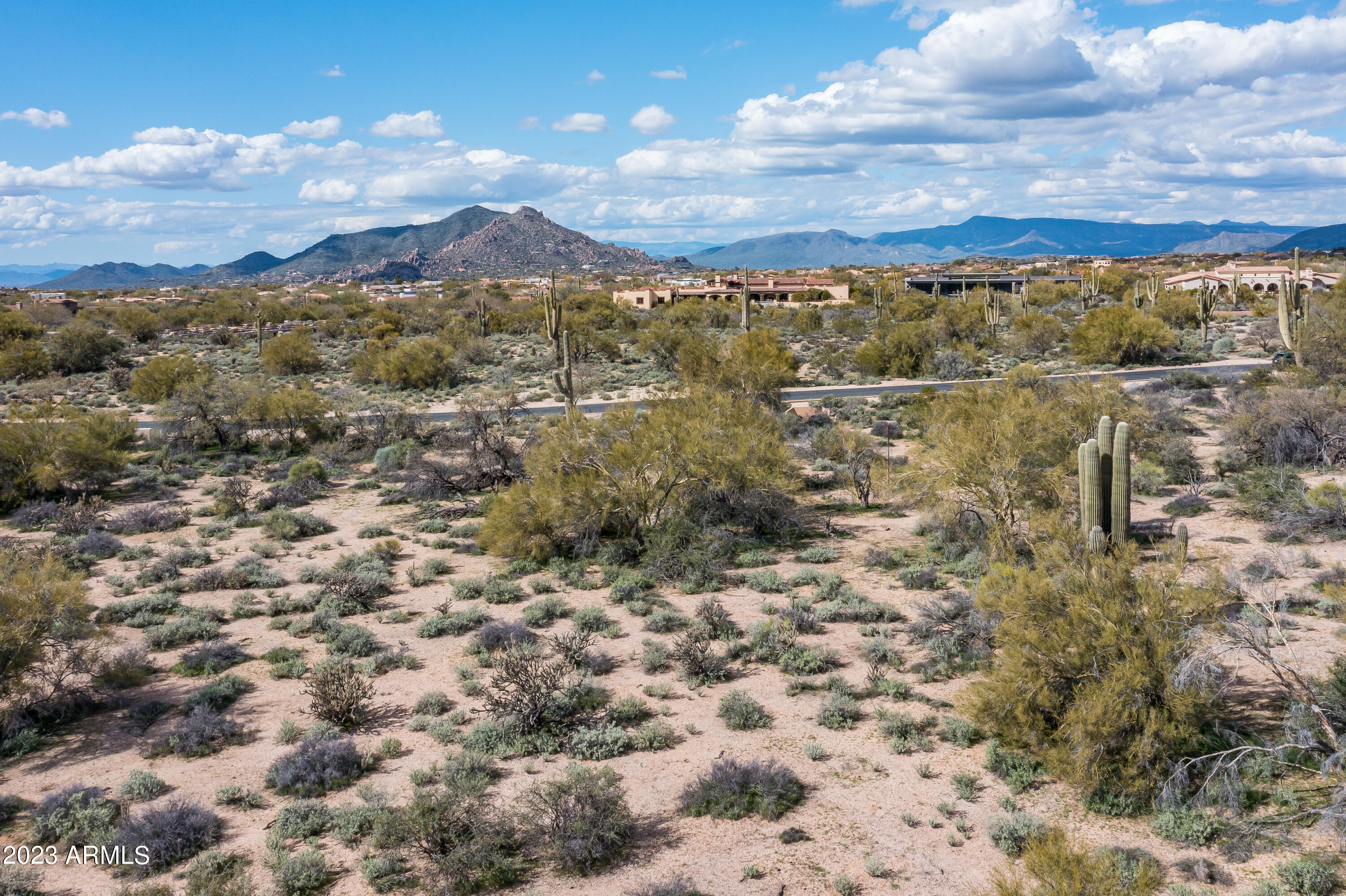 WHISPER ROCK - Residential