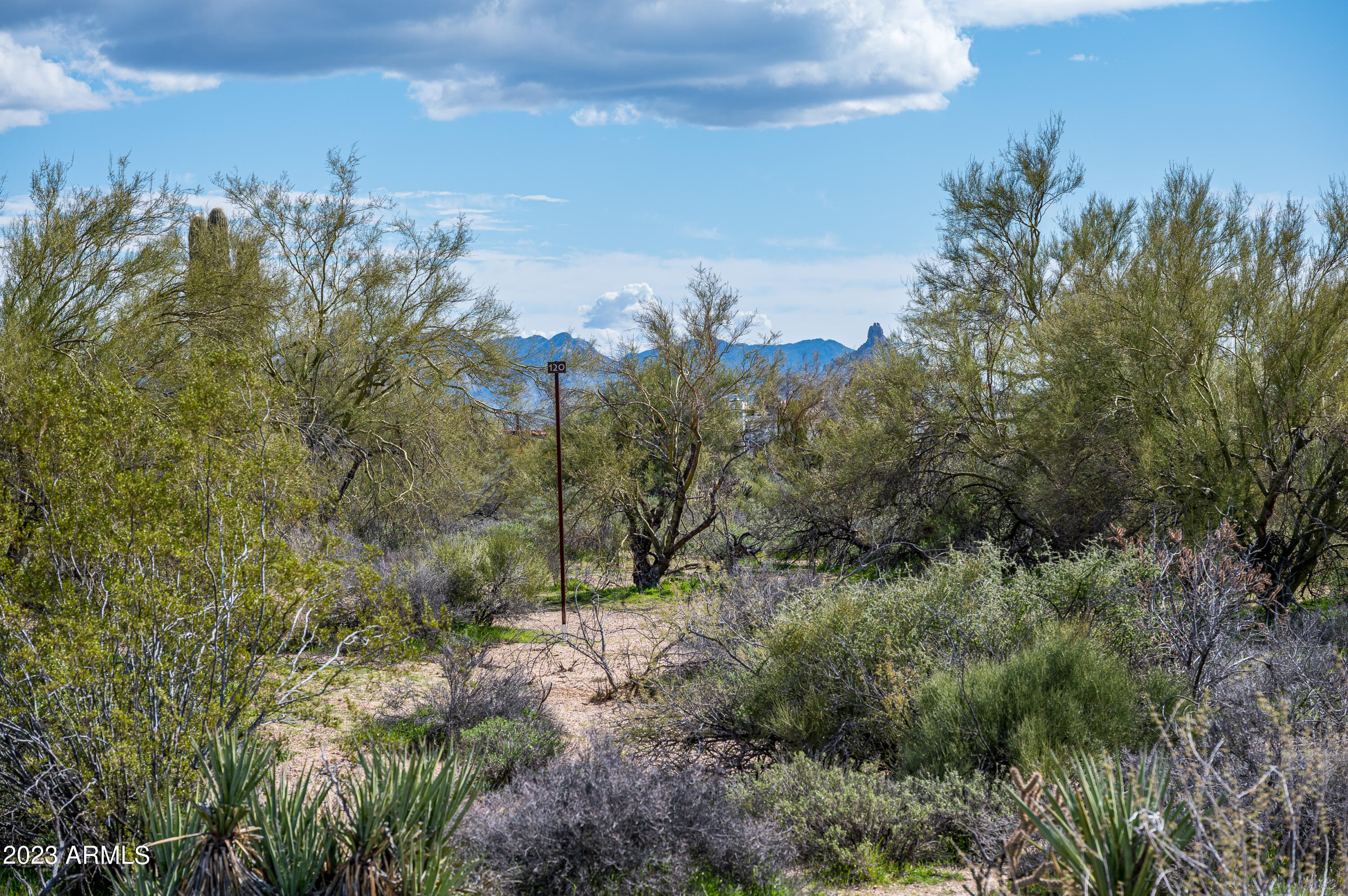 WHISPER ROCK - Residential