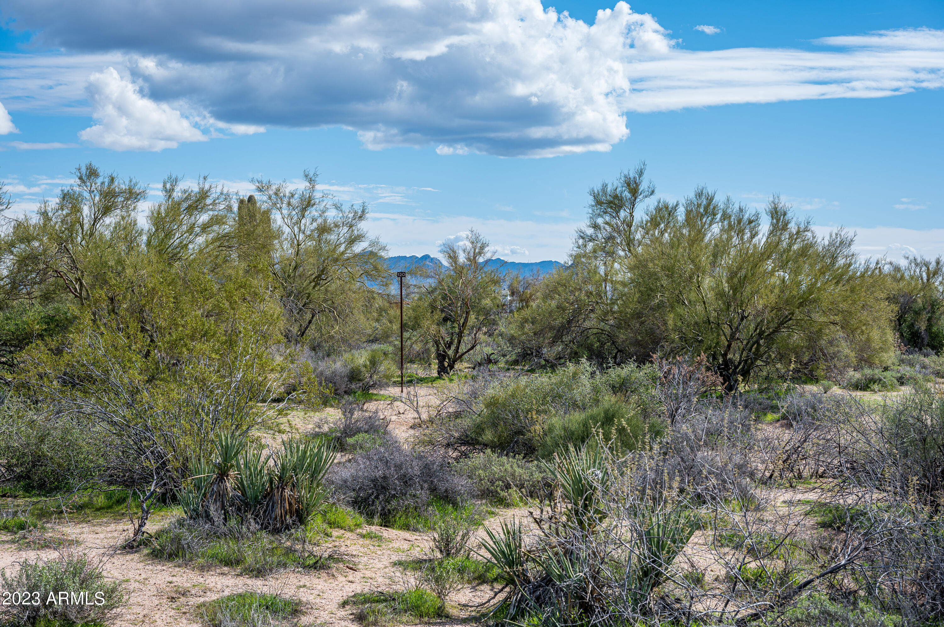WHISPER ROCK - Residential