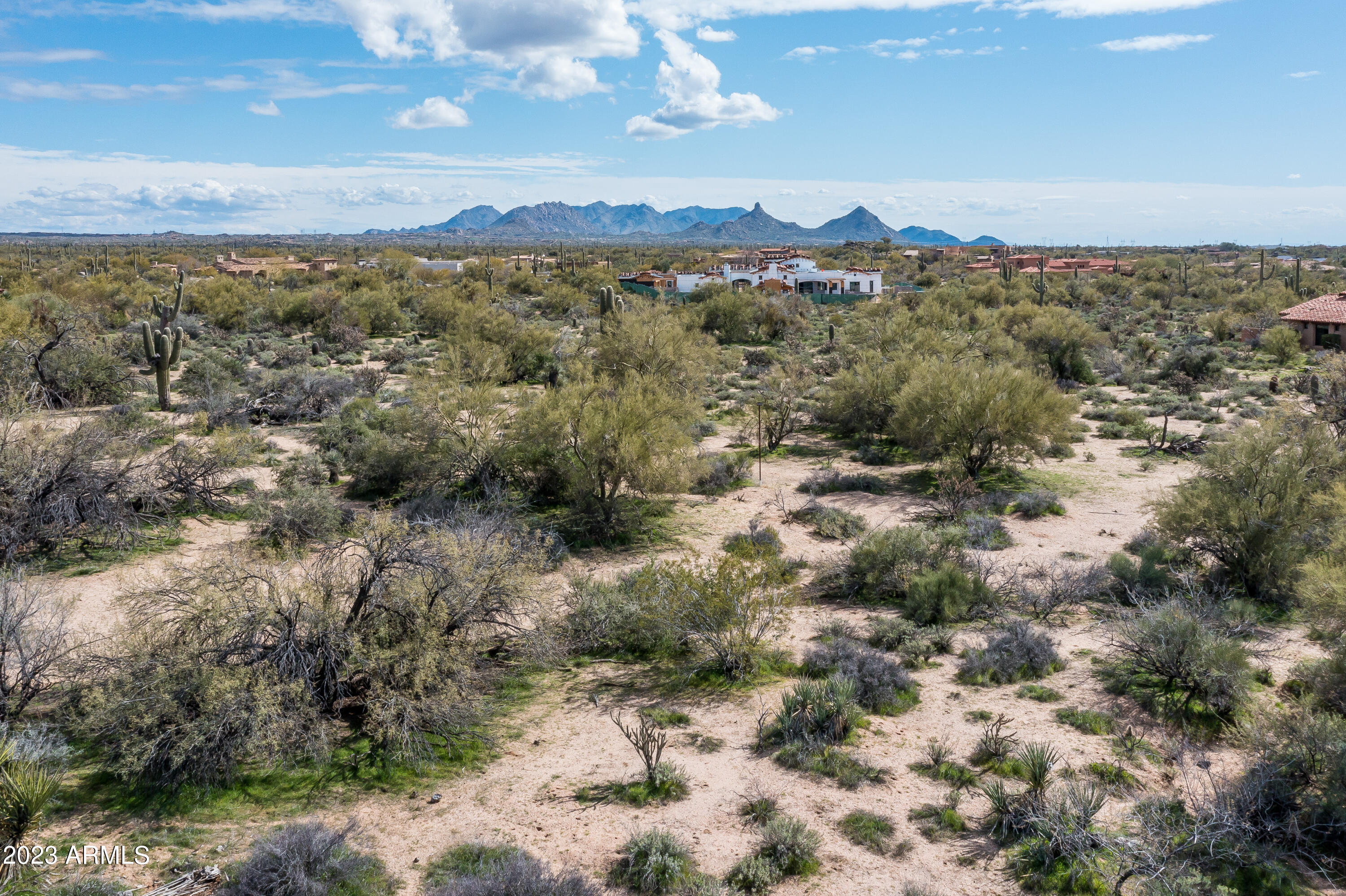 WHISPER ROCK - Residential