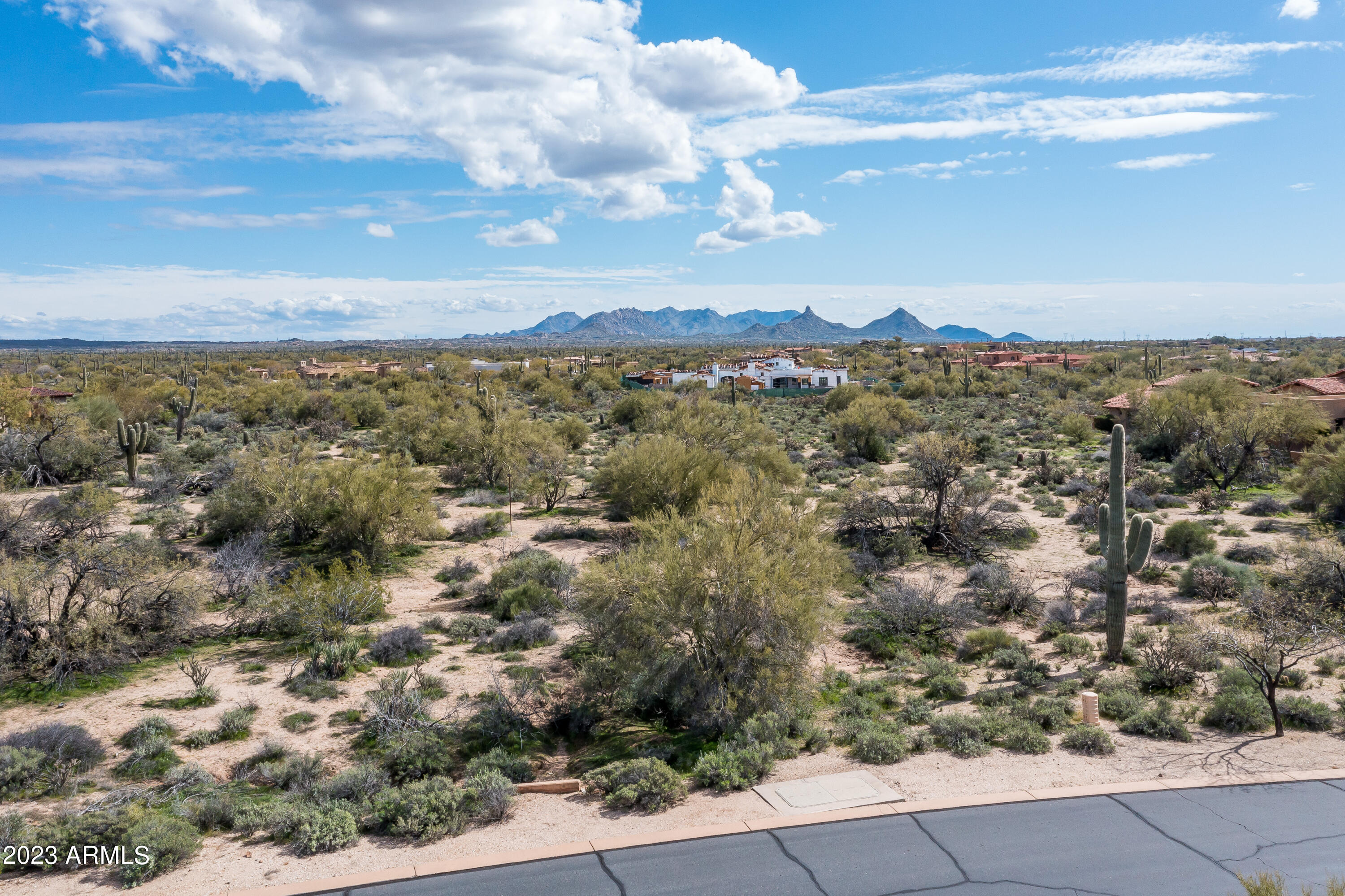 WHISPER ROCK - Residential