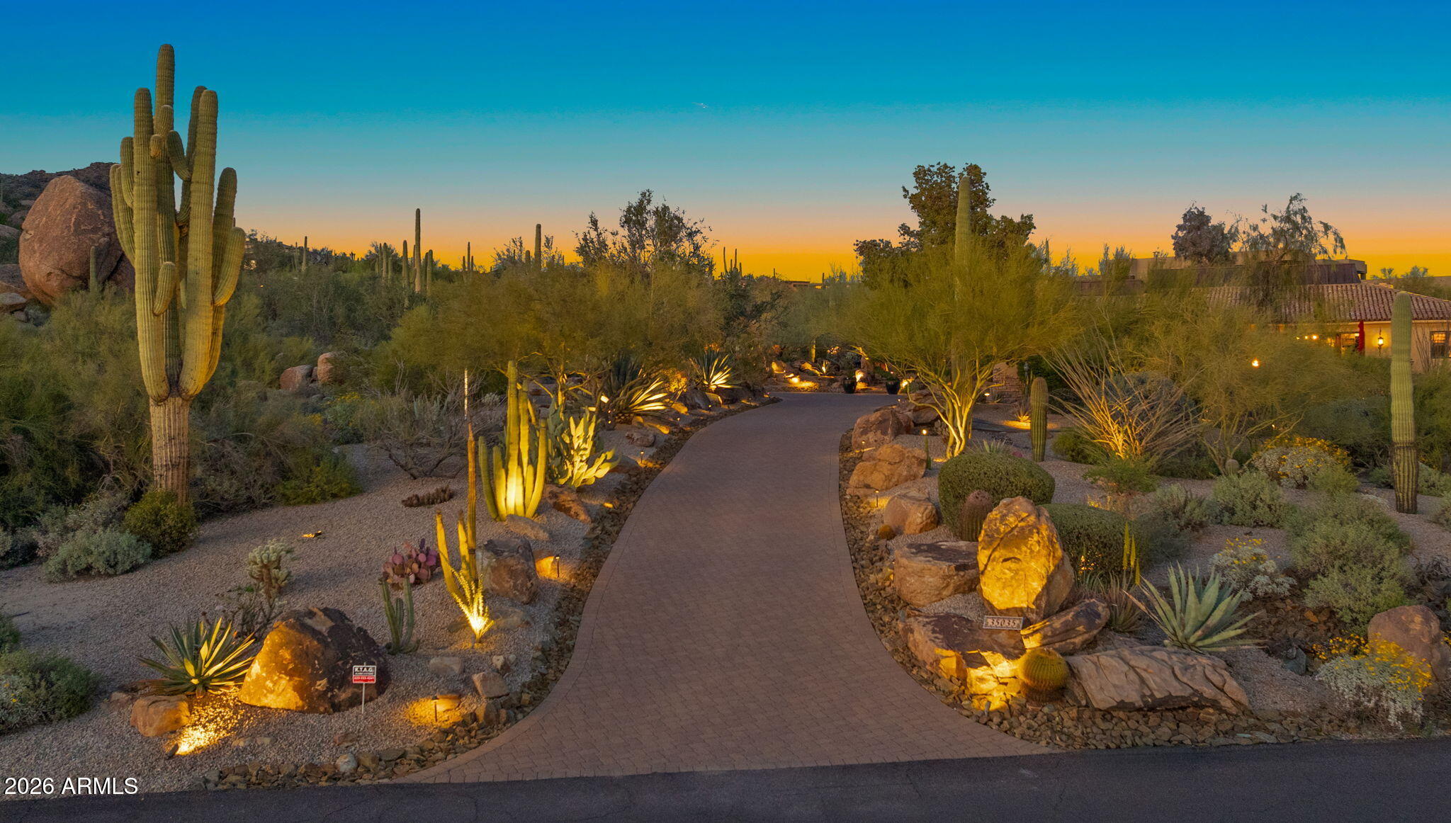 CAREFREE - Black Mountain - Residential