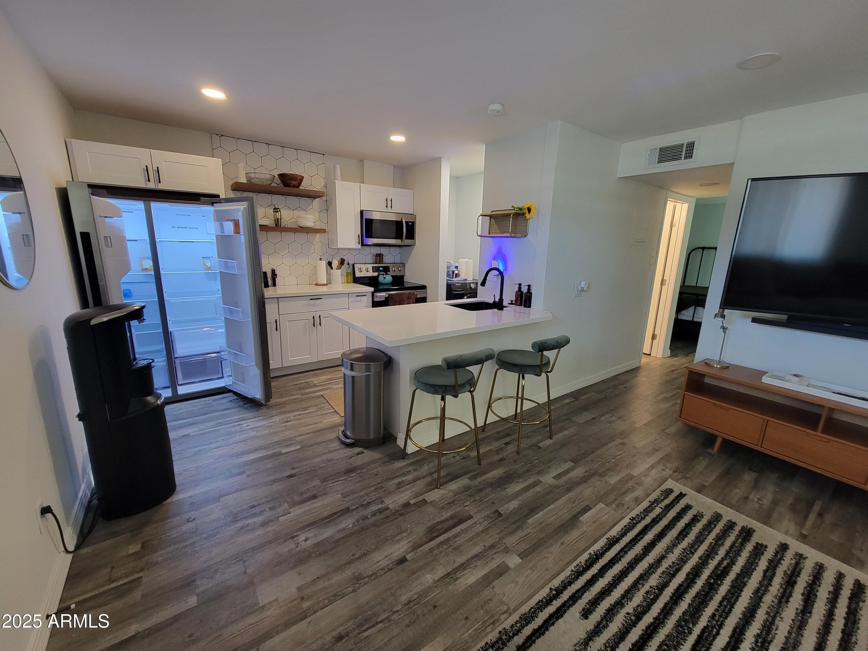 CIENTO CONDOMINIUMS - Residential Lease