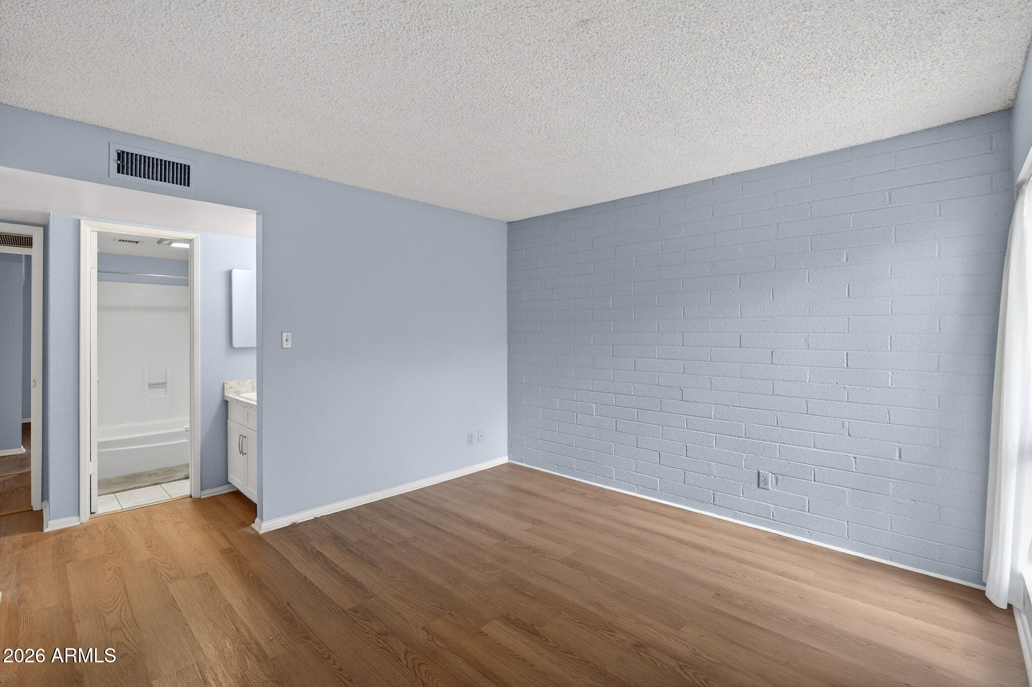 LA FUENTE CONDOMINIUMS - Residential