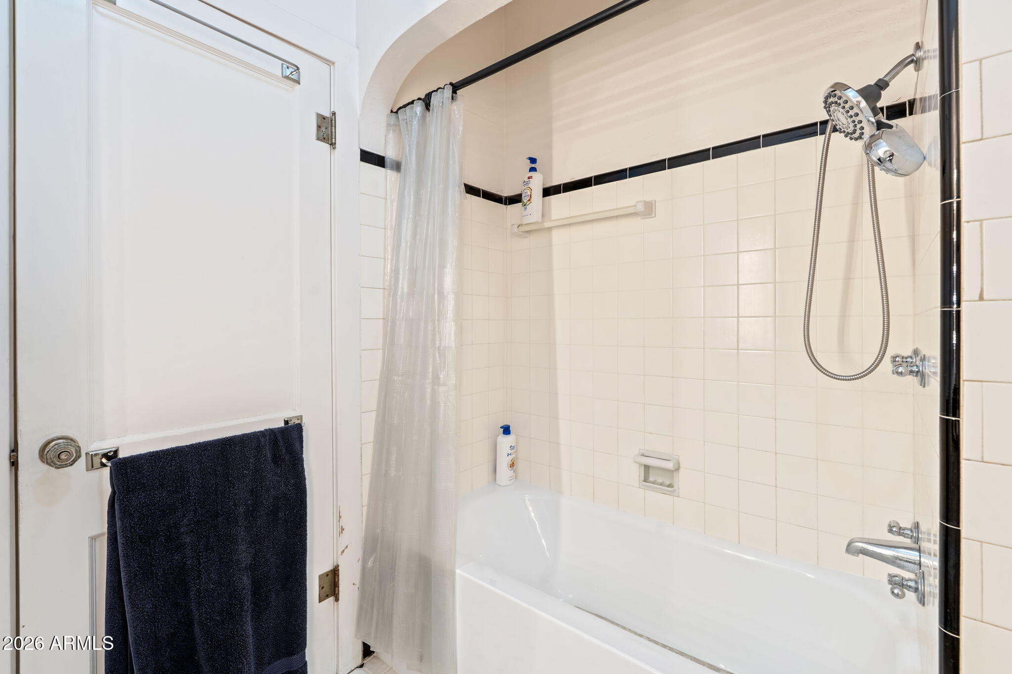 MEDLOCK PLACE AMD LOTS 1-11 - Residential