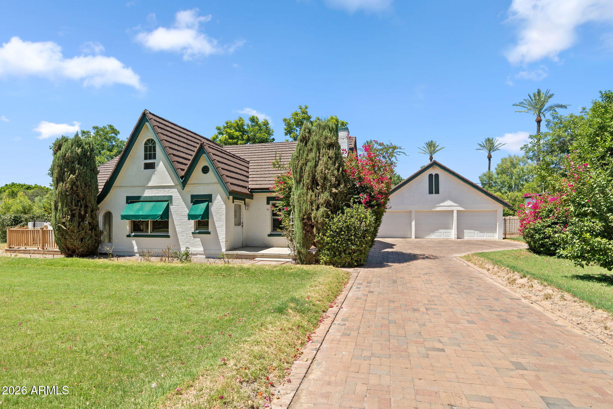 MEDLOCK PLACE AMD LOTS 1-11 - Residential