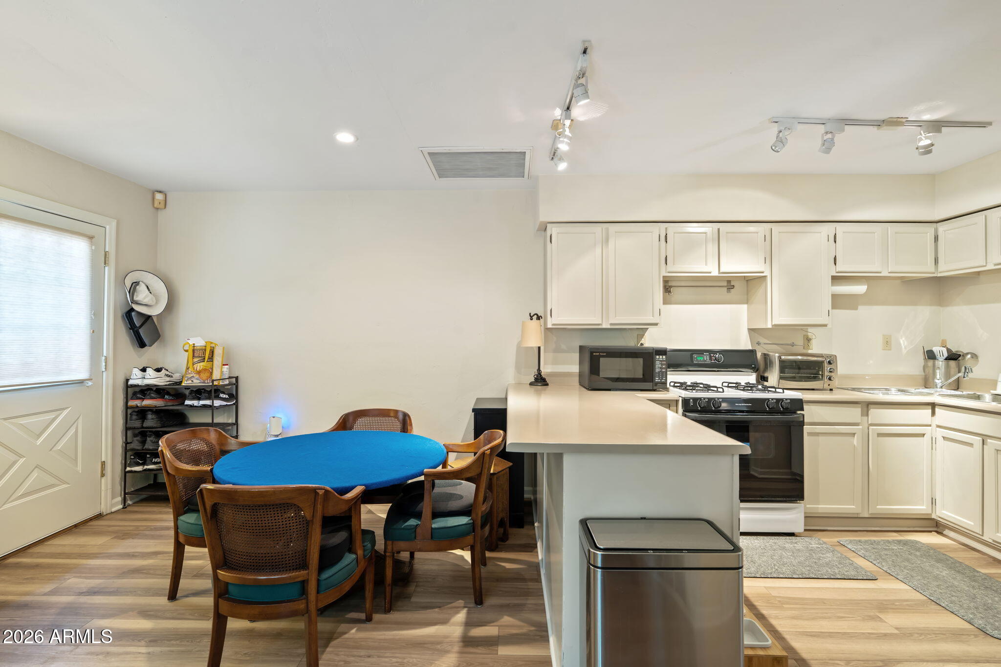 MEDLOCK PLACE AMD LOTS 1-11 - Residential
