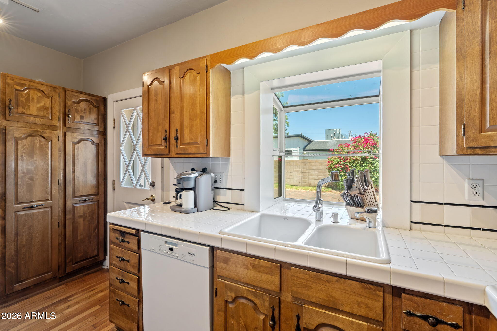 MEDLOCK PLACE AMD LOTS 1-11 - Residential