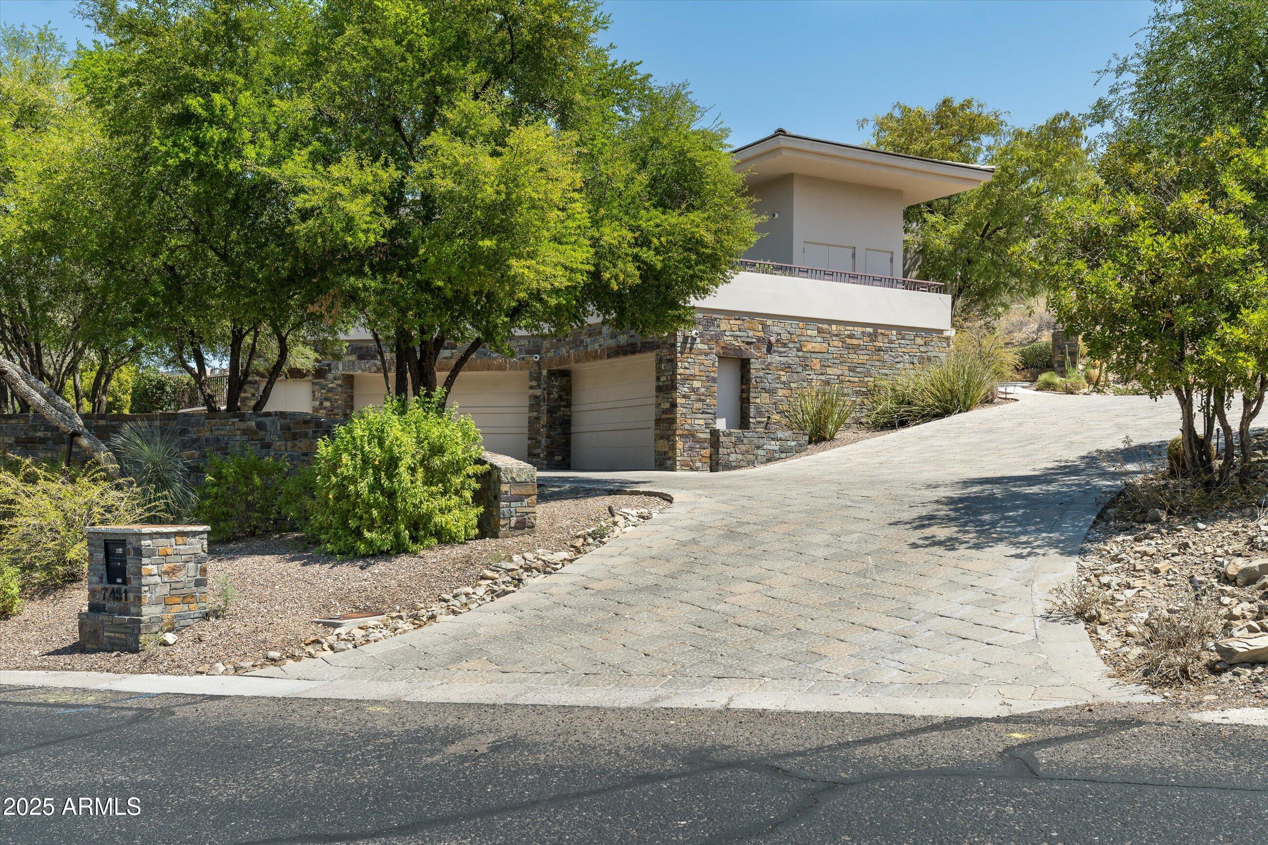 MONTANA DE BONITAS CASAS REPLAT - Residential