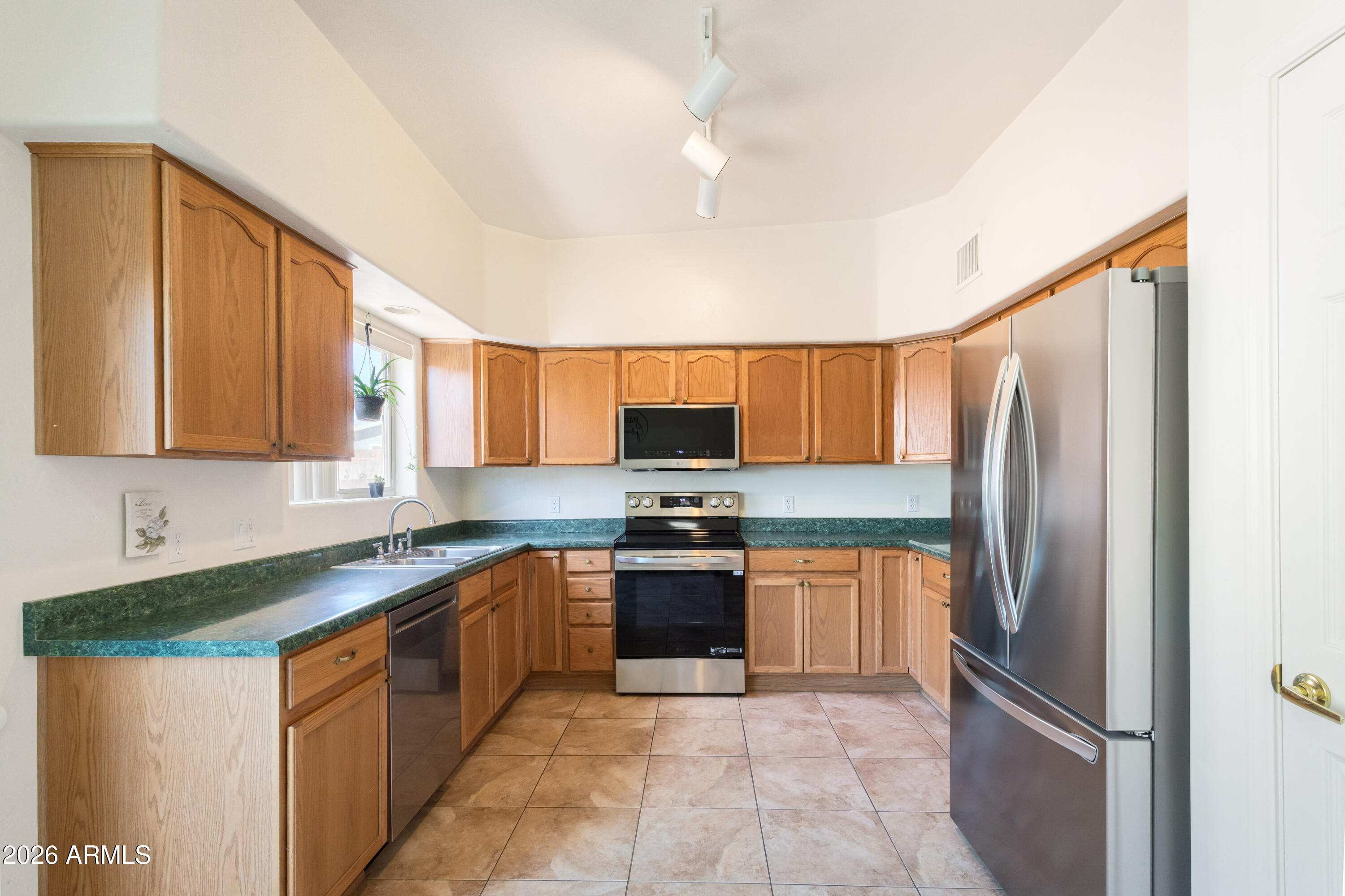 IPR LOCATED ON VISTA VIEW LOT #74 - Residential