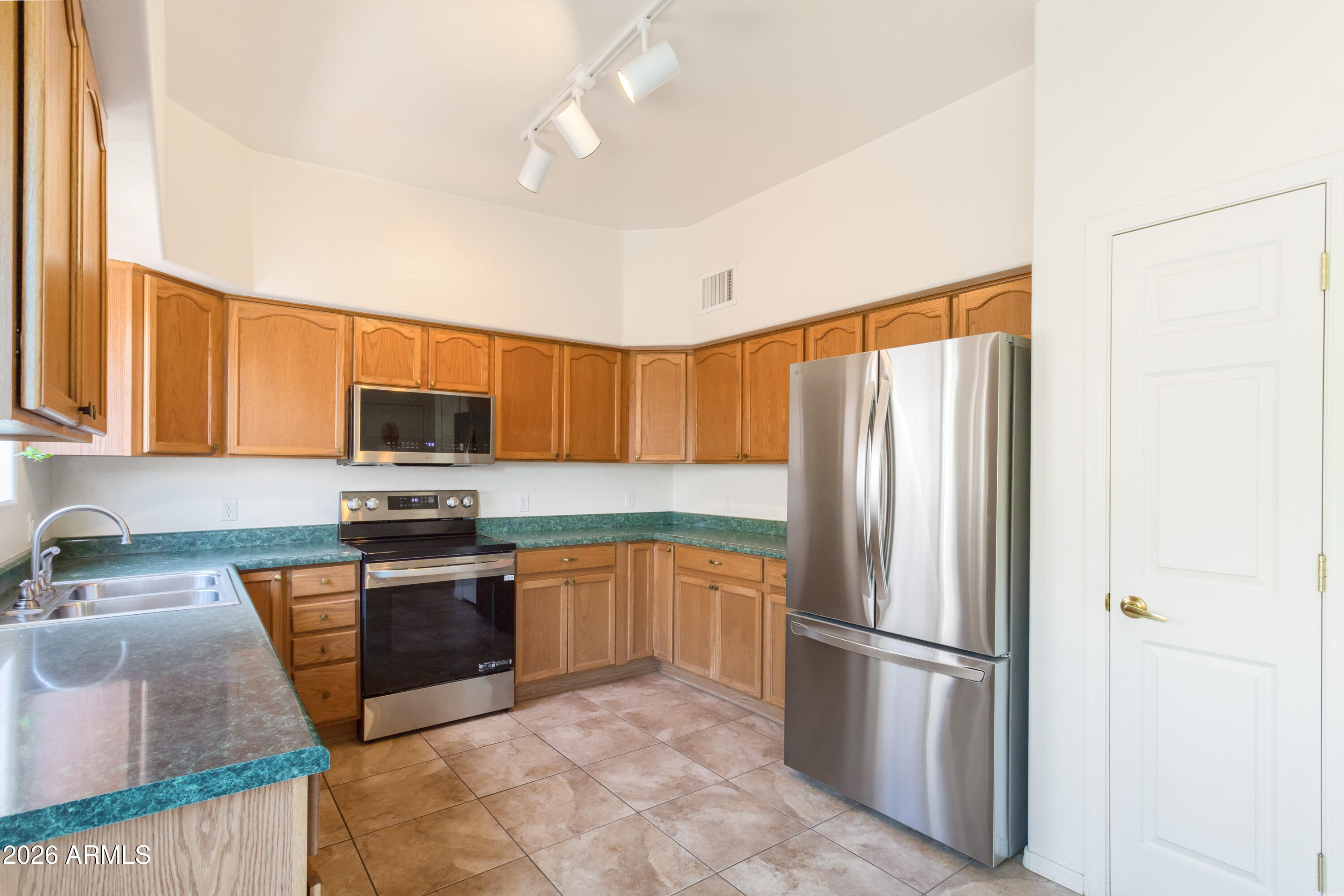 IPR LOCATED ON VISTA VIEW LOT #74 - Residential