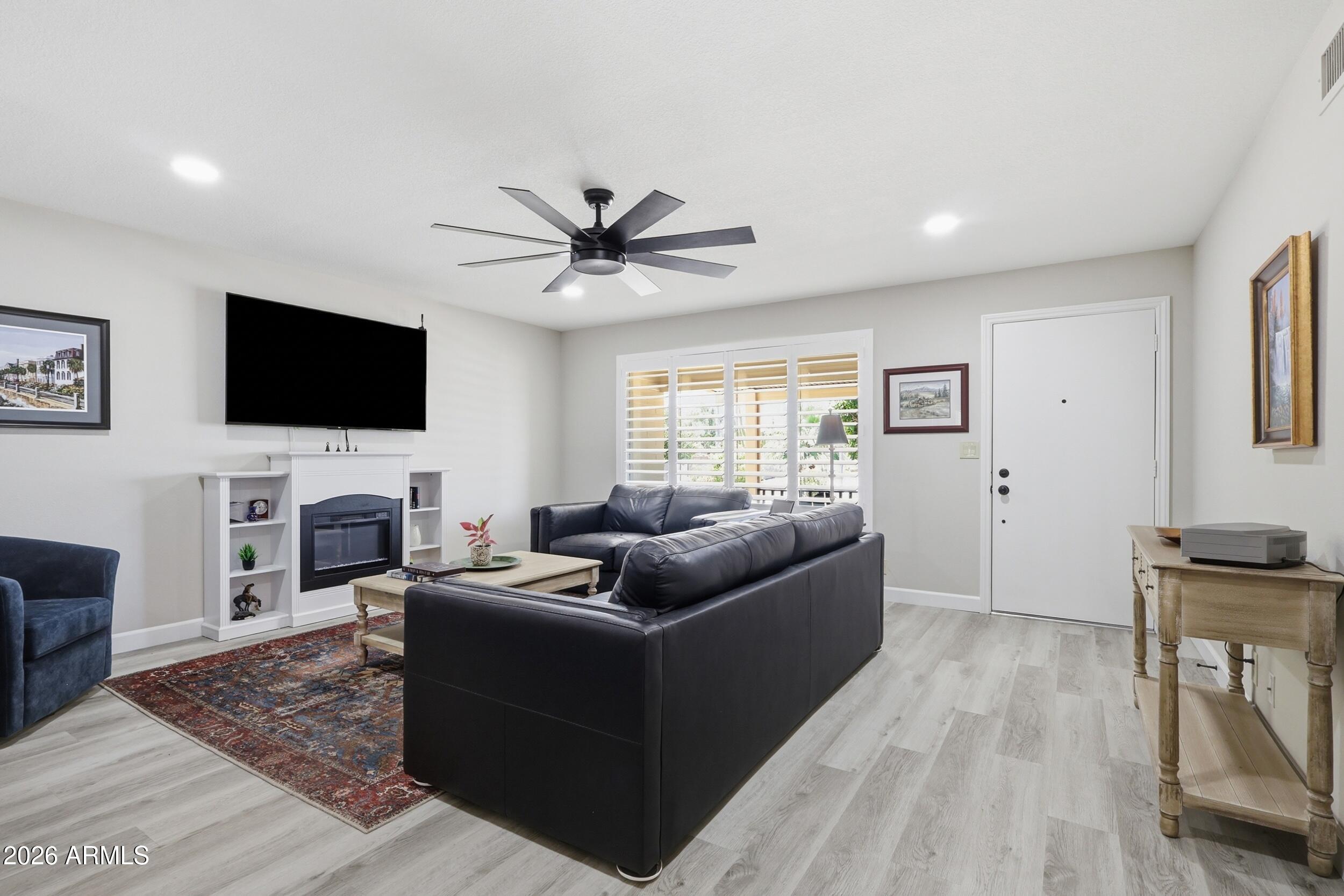 SUNLAND VILLAGE 5 - Residential