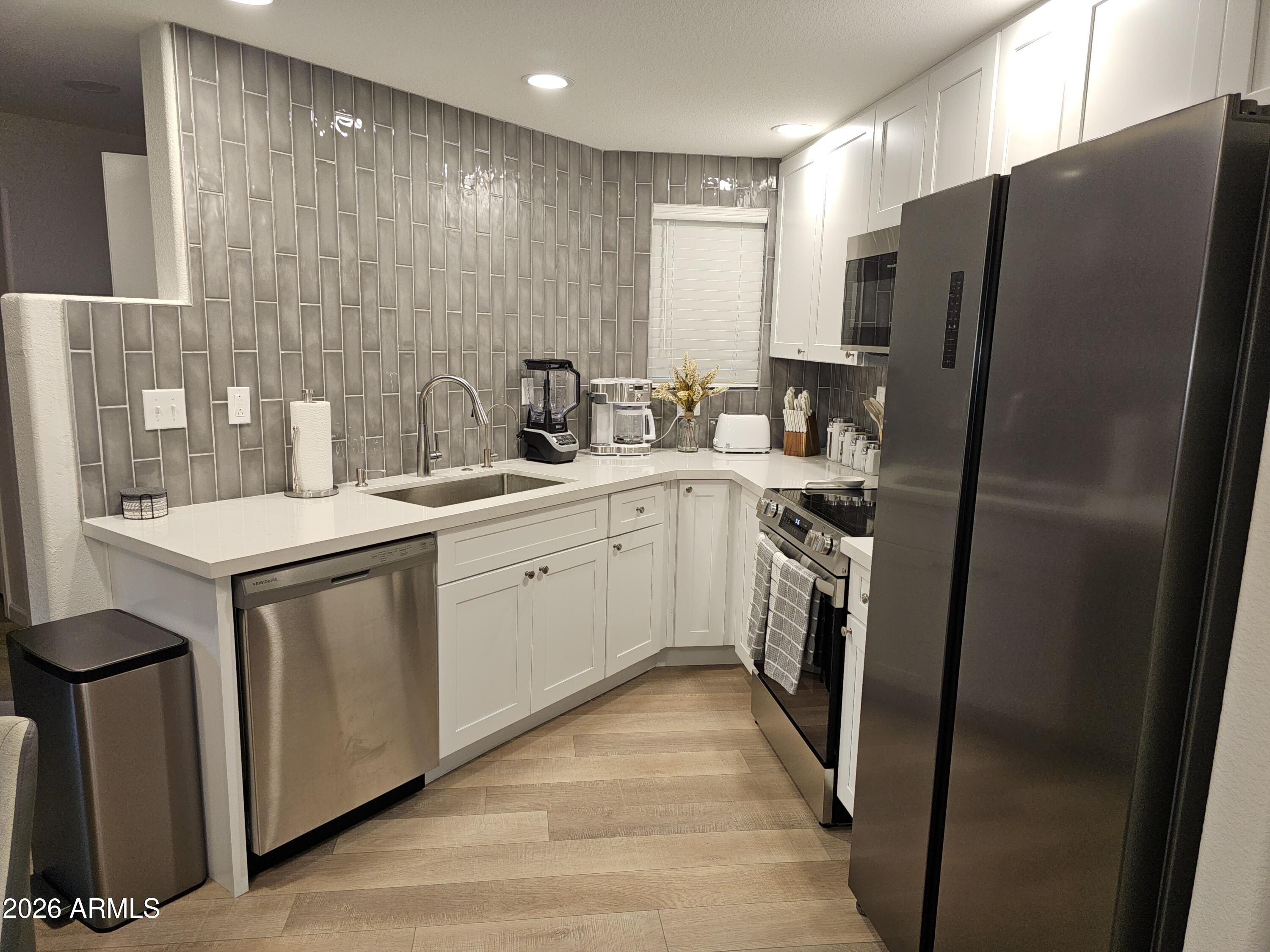 POINTE RESORT CONDO AT TAPATIO CLIFFS - Residential