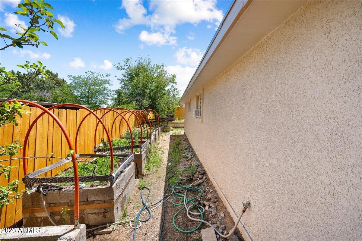 WILLOW LAKE ESTATES PLAT RECORDER''S BOOK 13 LOT NUMBER 74 - Residential