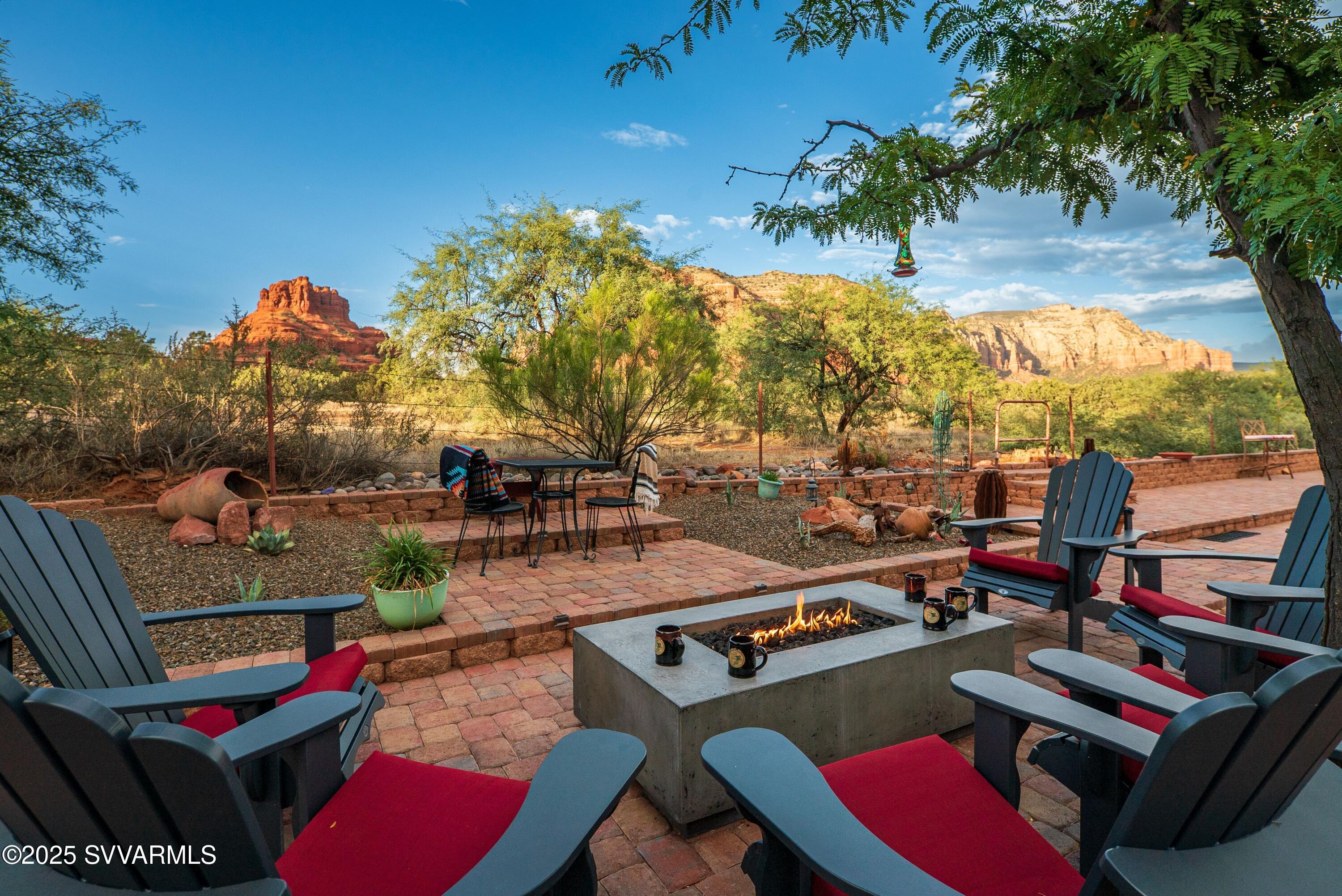 Bell Rock Plaza - Residential