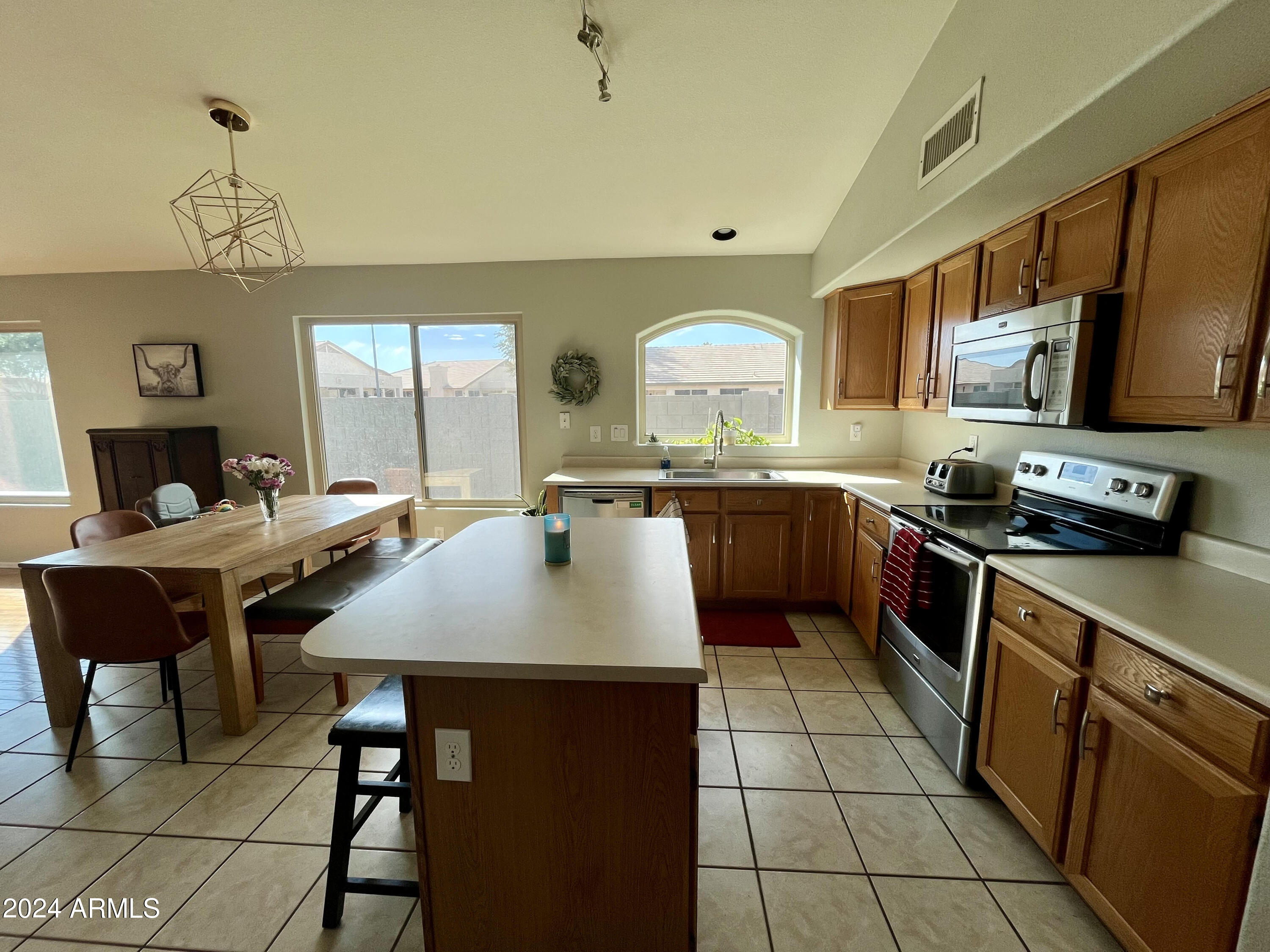 HIGHLANDS AT ARROWHEAD RANCH 2 - Residential Lease