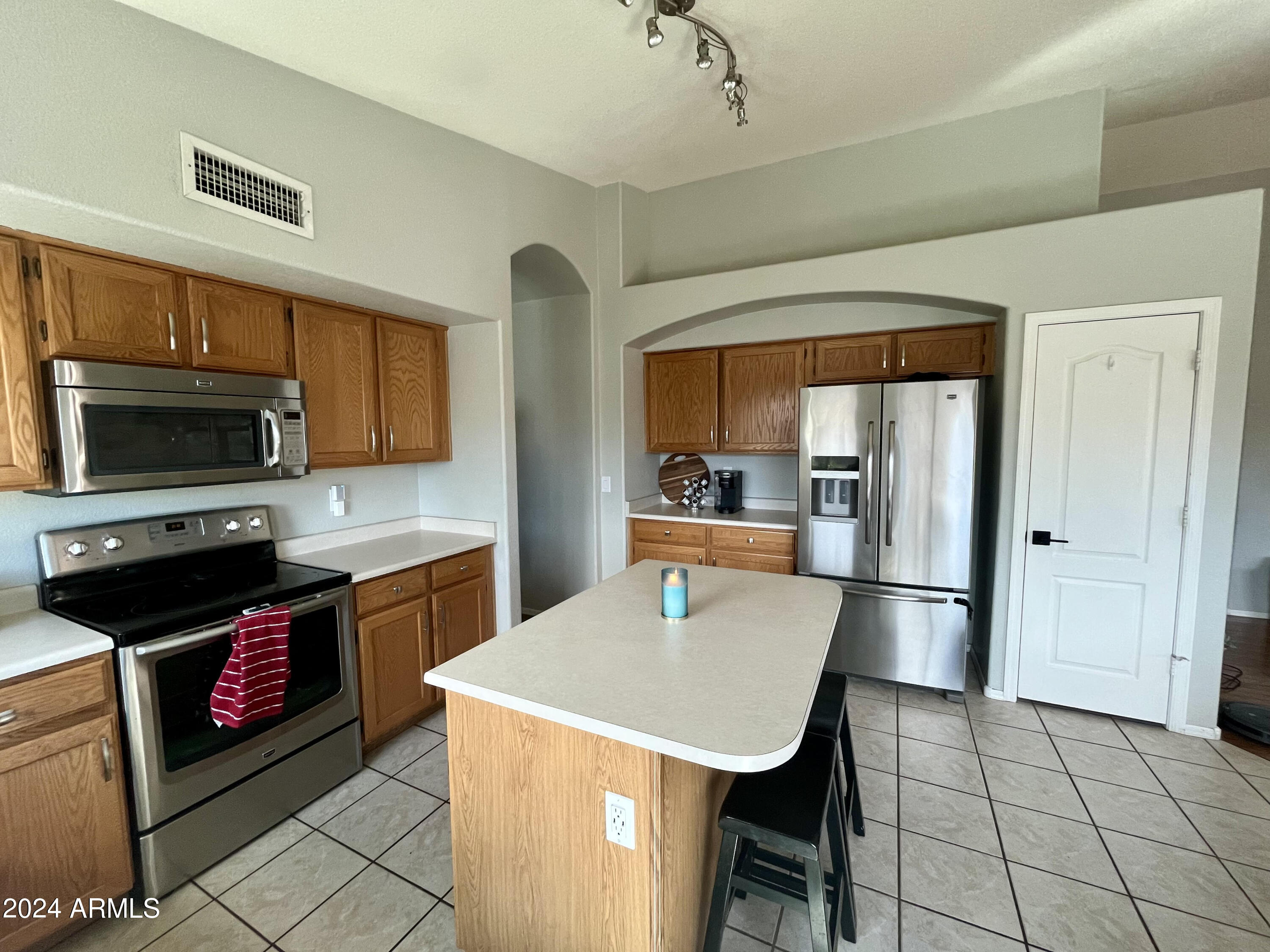 HIGHLANDS AT ARROWHEAD RANCH 2 - Residential Lease