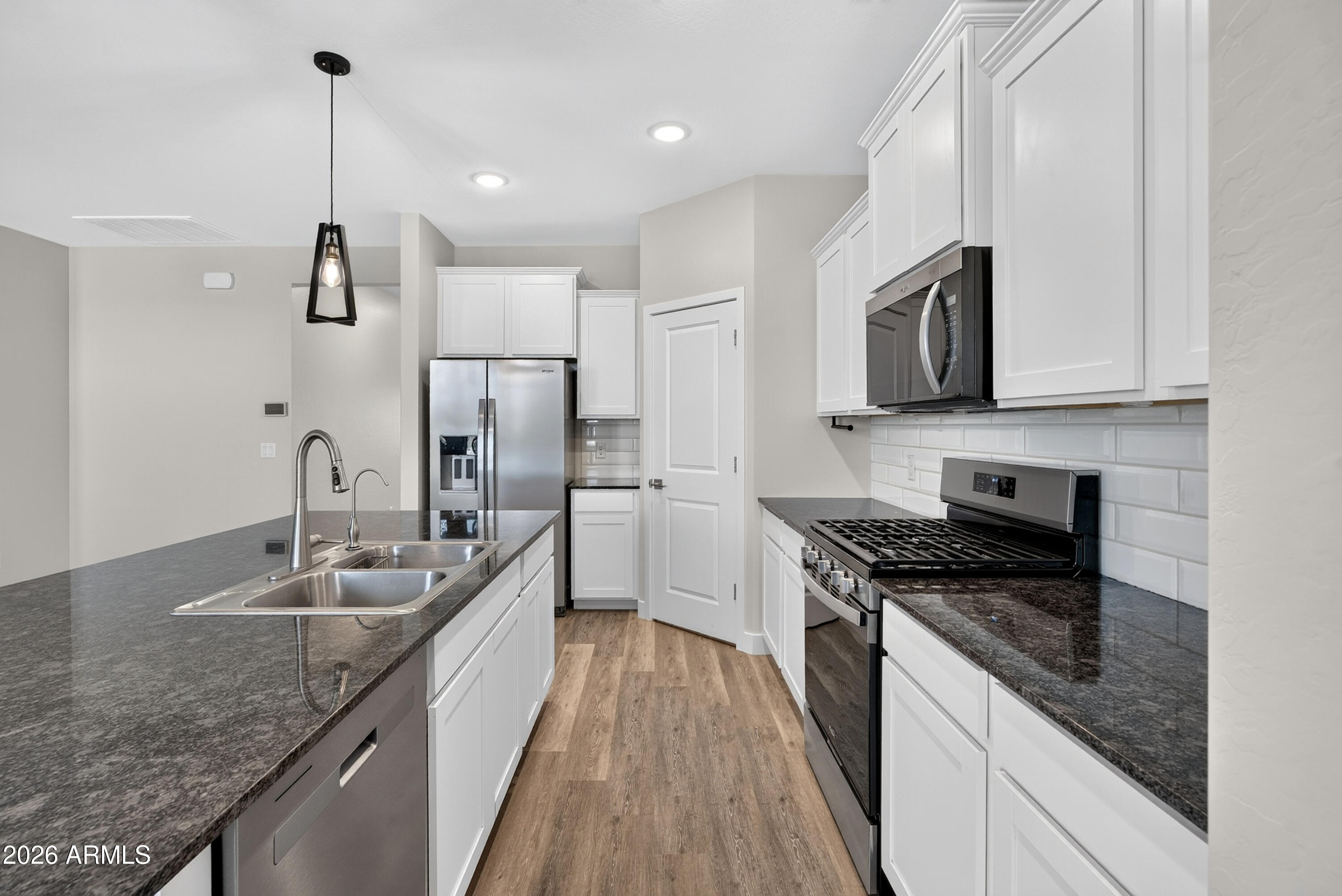 RE-PLAT OF PARCEL 19 AT HOMESTEAD NORTH - Residential