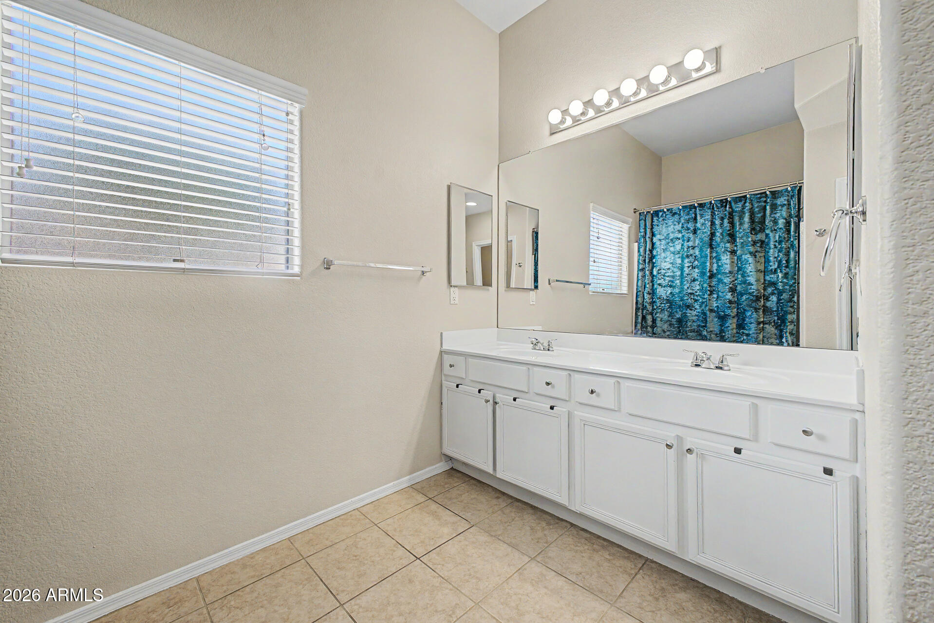 PEORIA ESTATES CONDOMINIUM - Residential