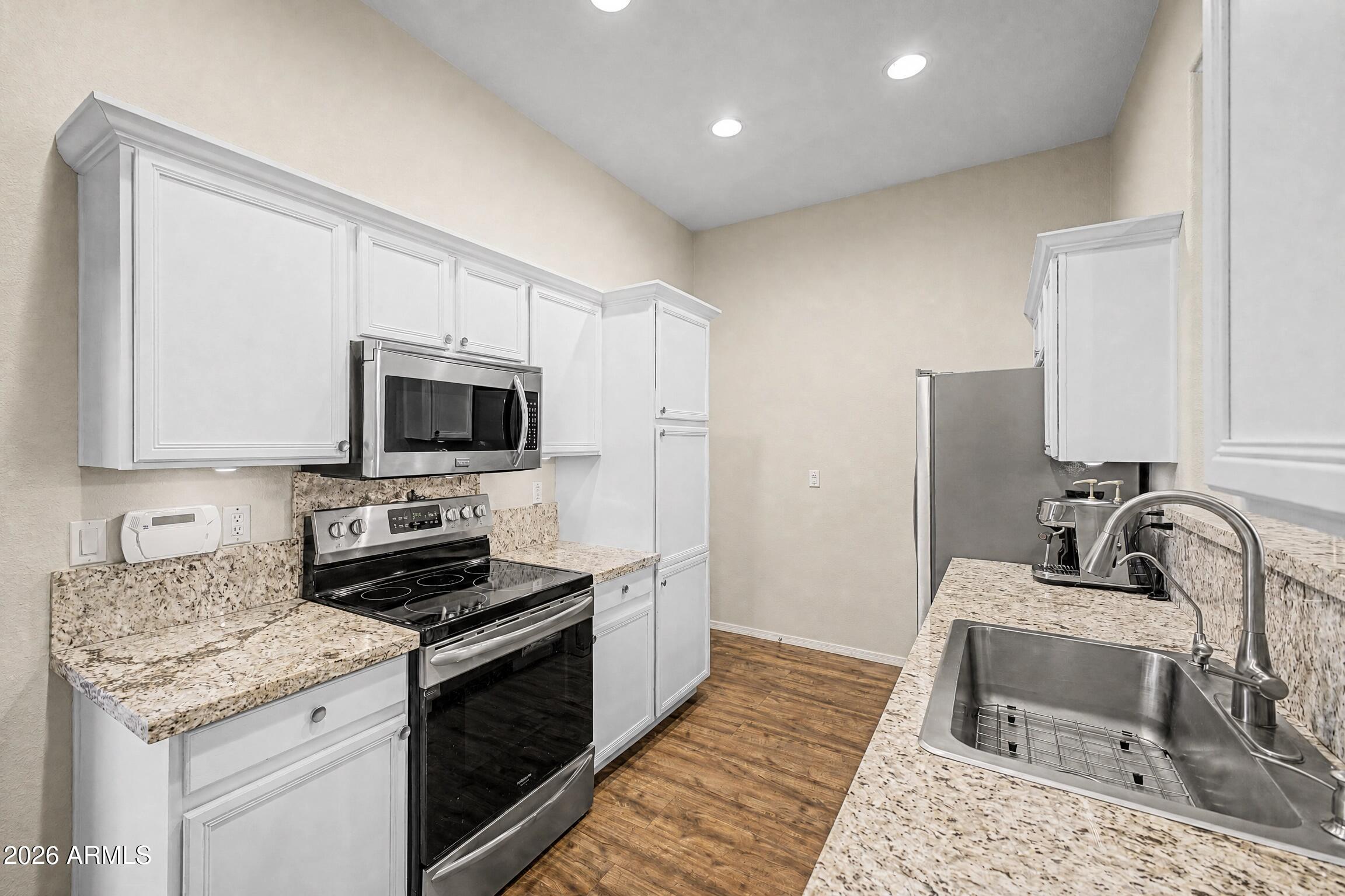 PEORIA ESTATES CONDOMINIUM - Residential