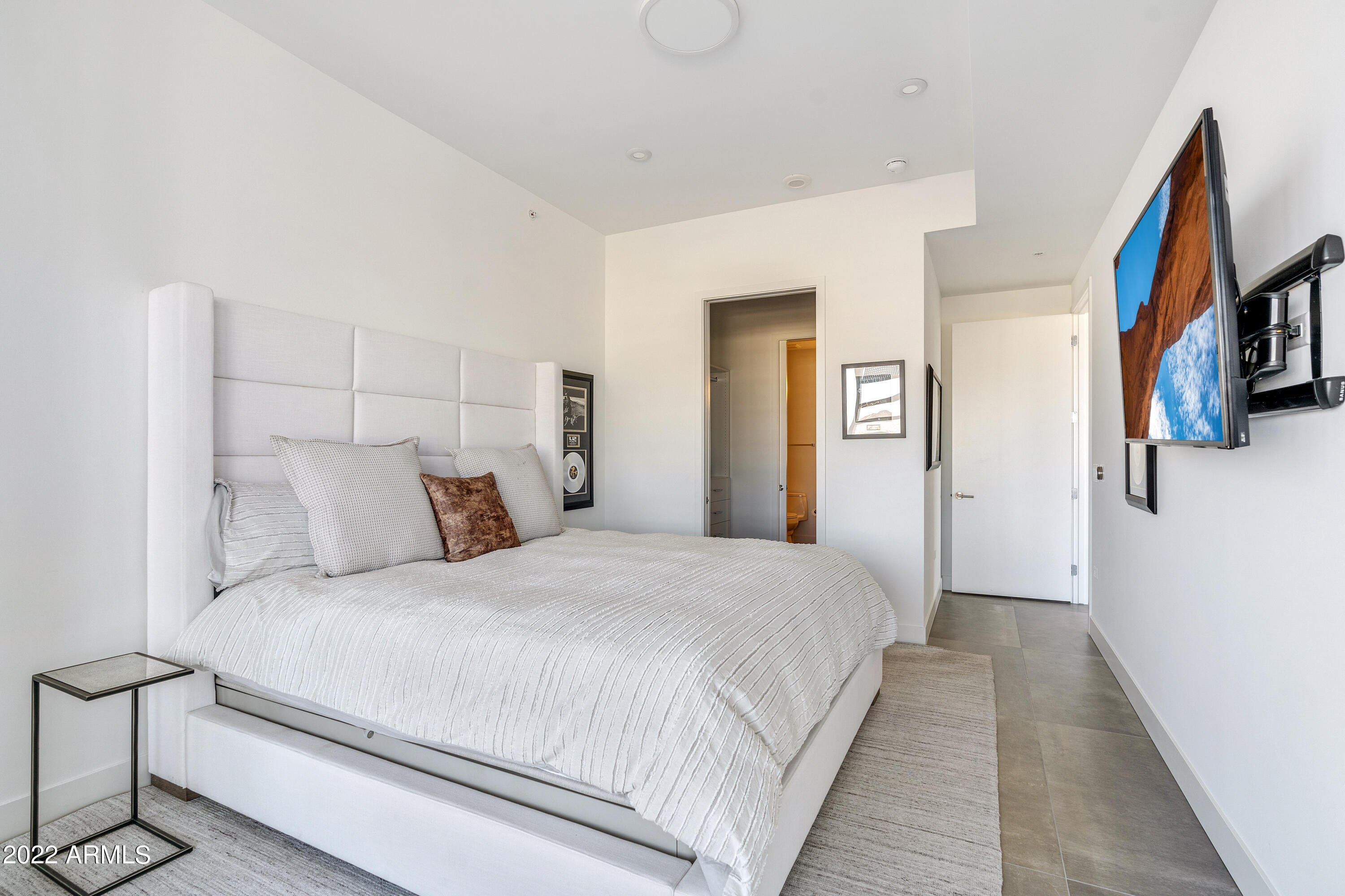 OPTIMA KIERLAND CENTER 7180 CONDOMINIUM 1ST AMD AN - Residential