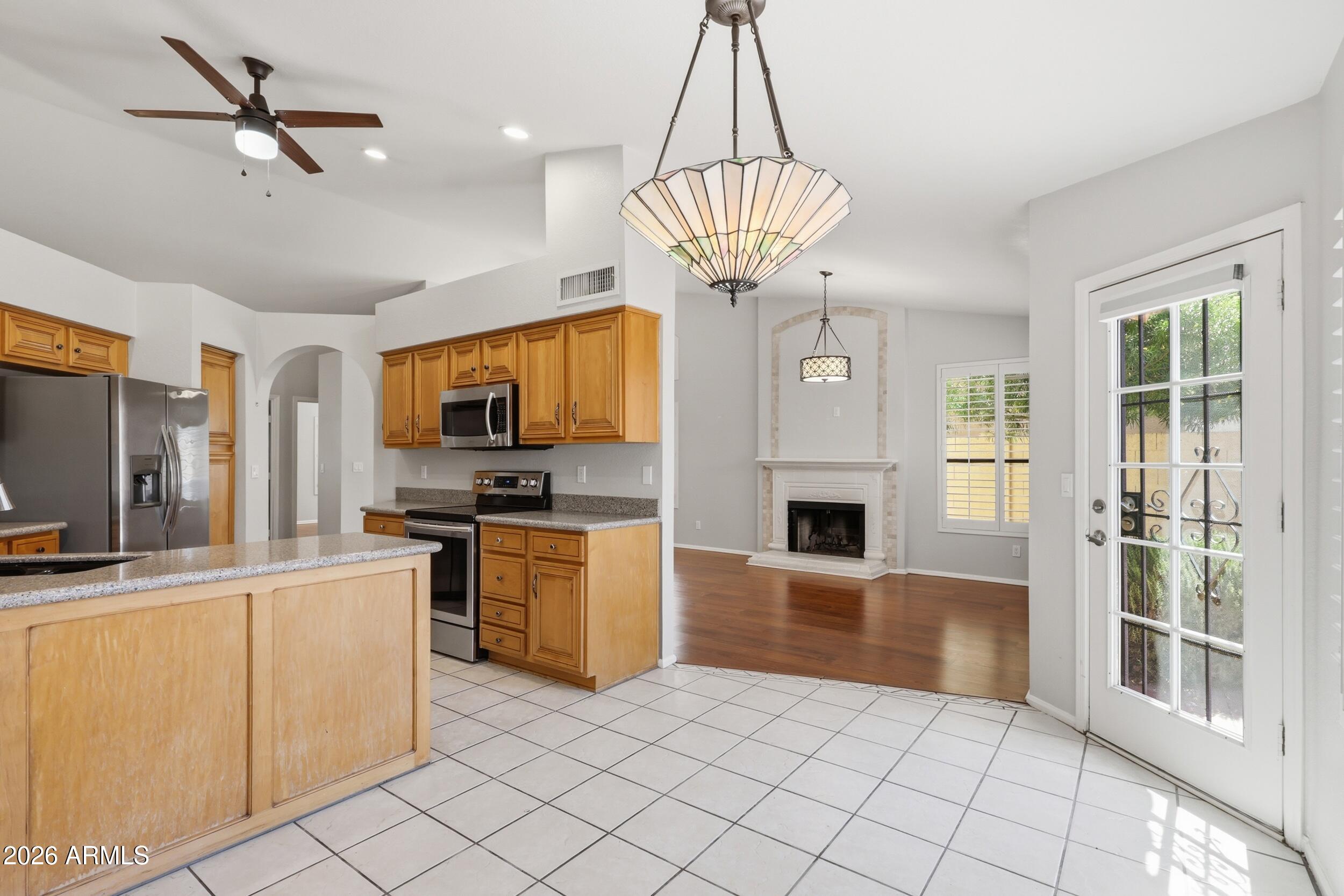 WARNER RANCH LANDING 2 - Residential Lease