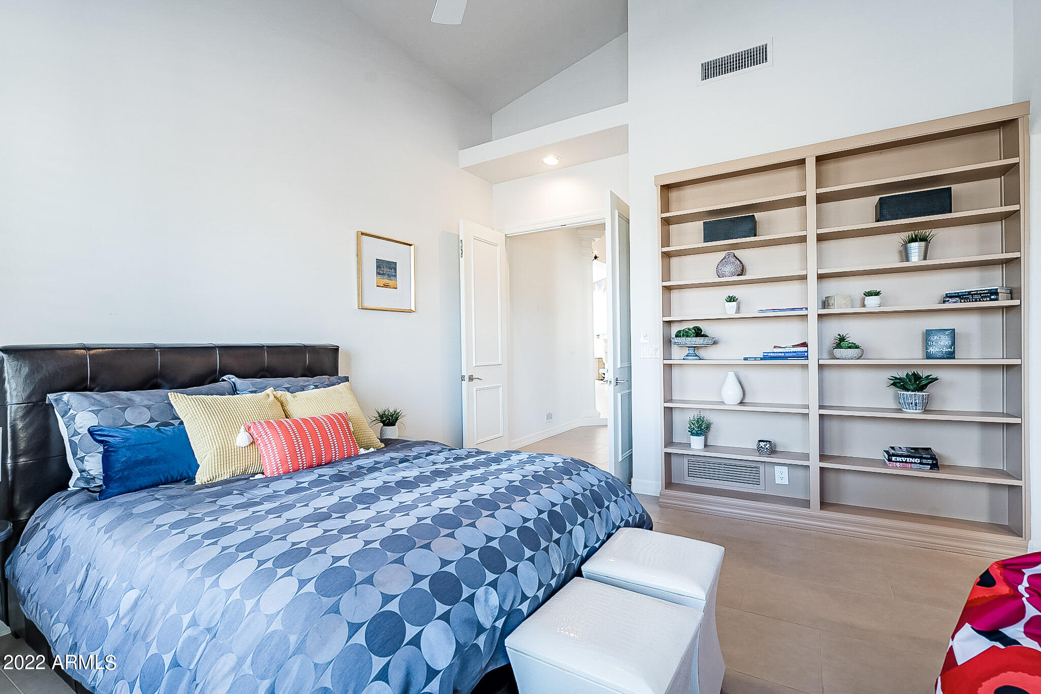 MERRILL CANTATIERRA - Residential