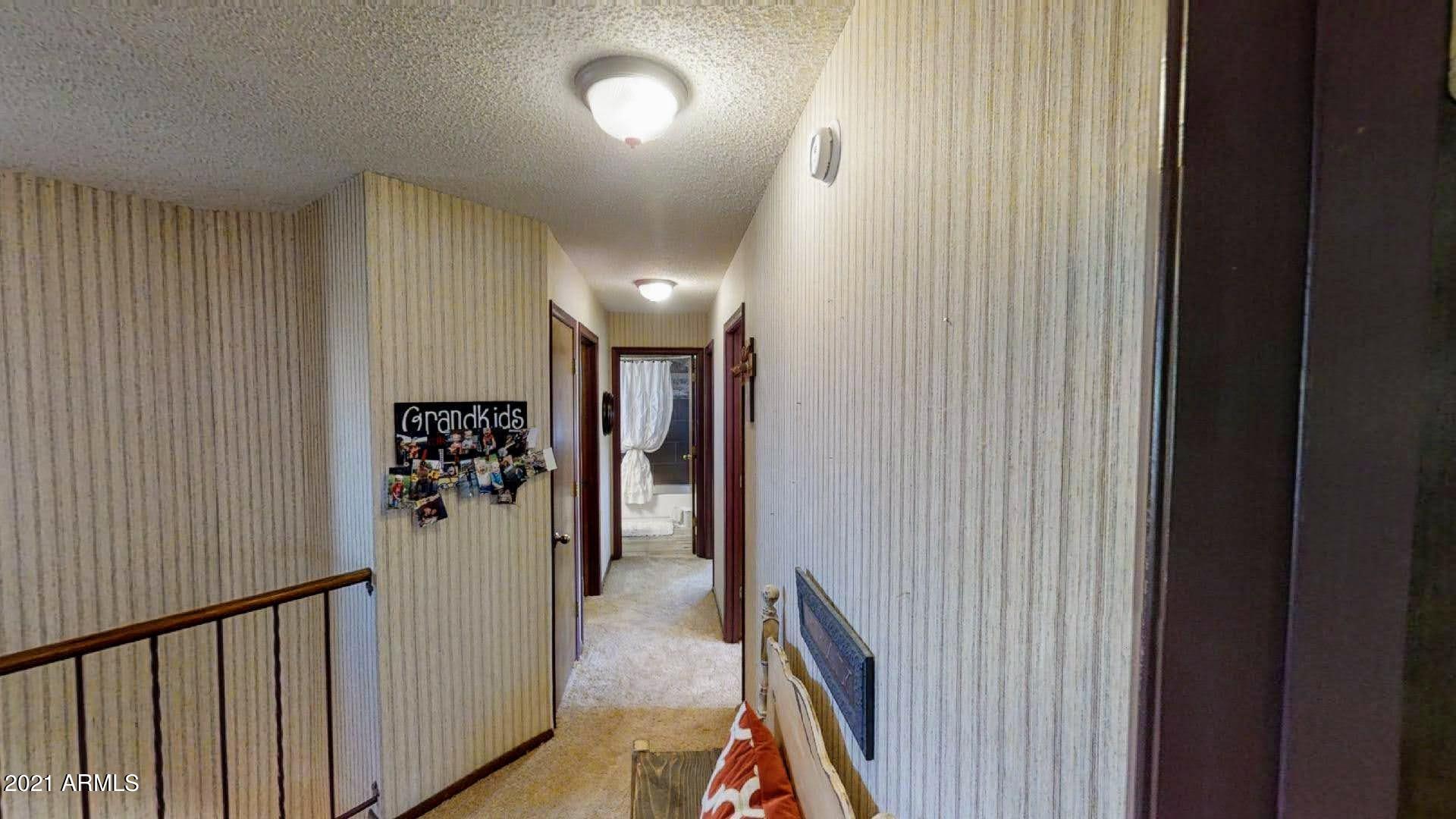 J 06 RANCHETTES UNIT 6 - Residential