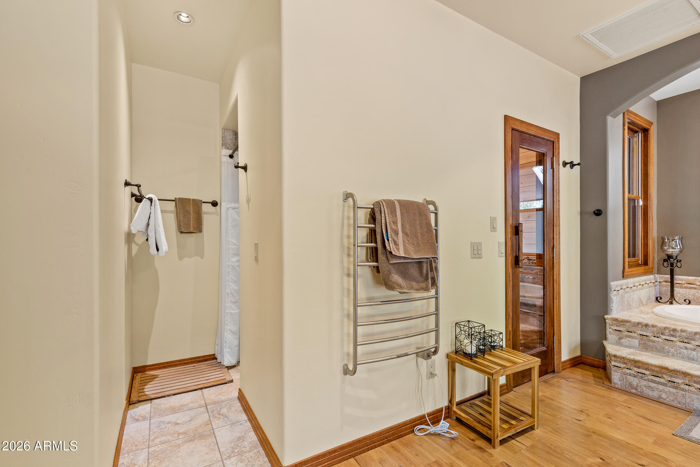 LOCKETT RANCHES - Residential