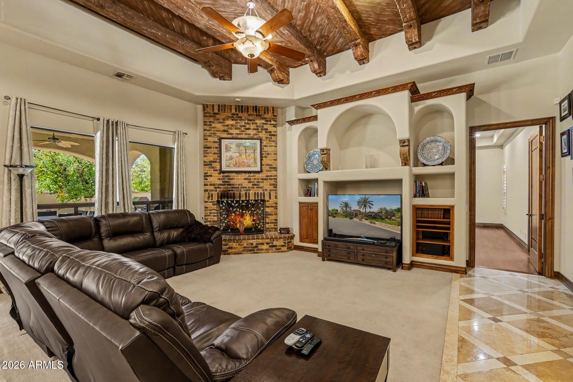 VISTA ESTANCIA - Residential