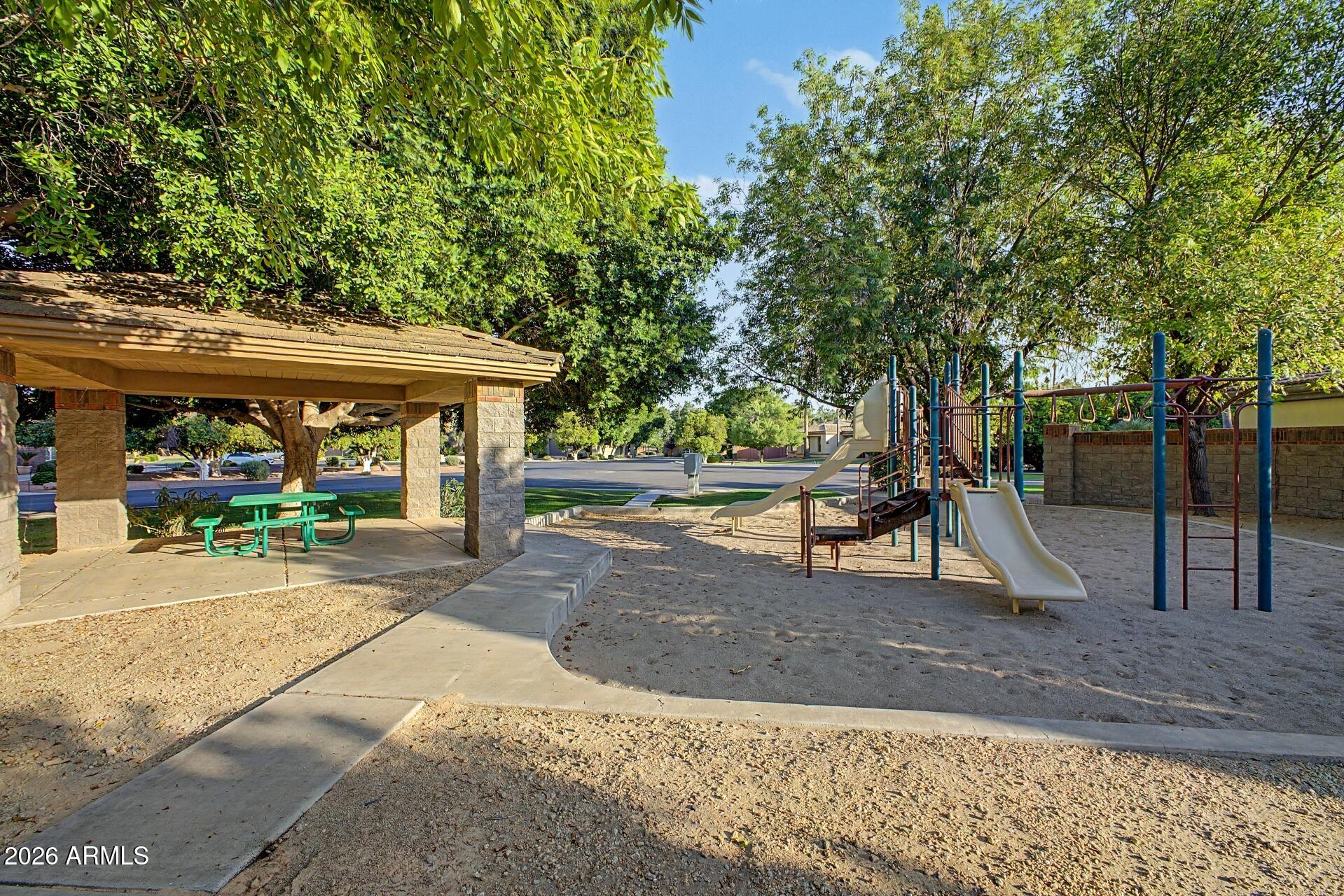 VISTA ESTANCIA - Residential