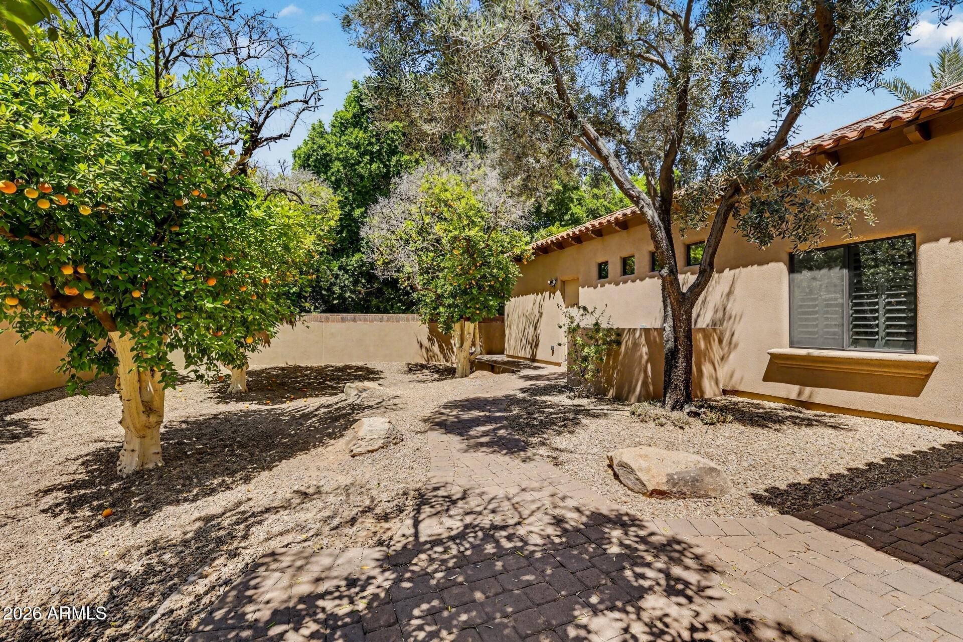 VISTA ESTANCIA - Residential