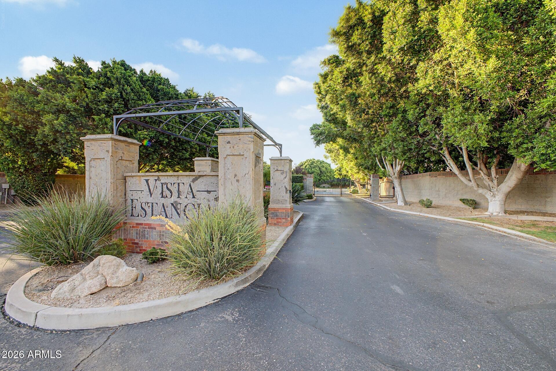 VISTA ESTANCIA - Residential