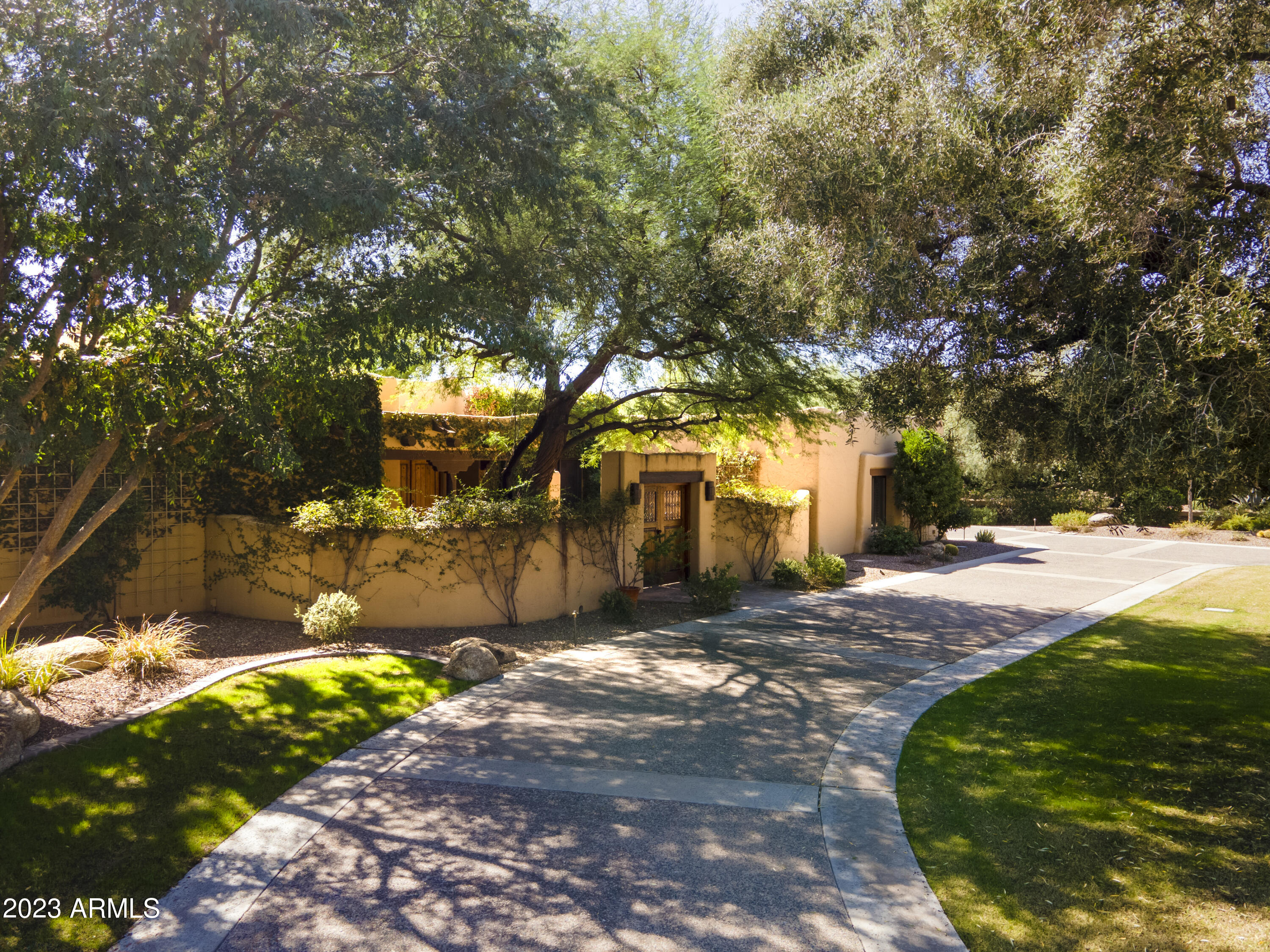 CAMELBACK COUNTRY ESTATES 6 - Residential