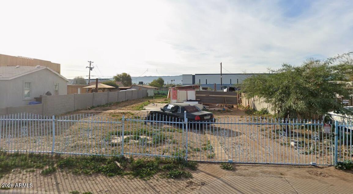 Great investment opportunity.  Good size lot in a central location close to downtown Phoenix, light rail, Phoenix airport, and freeways.  Zoned R-3, so ready for you to build a SFR or a multi-family project.