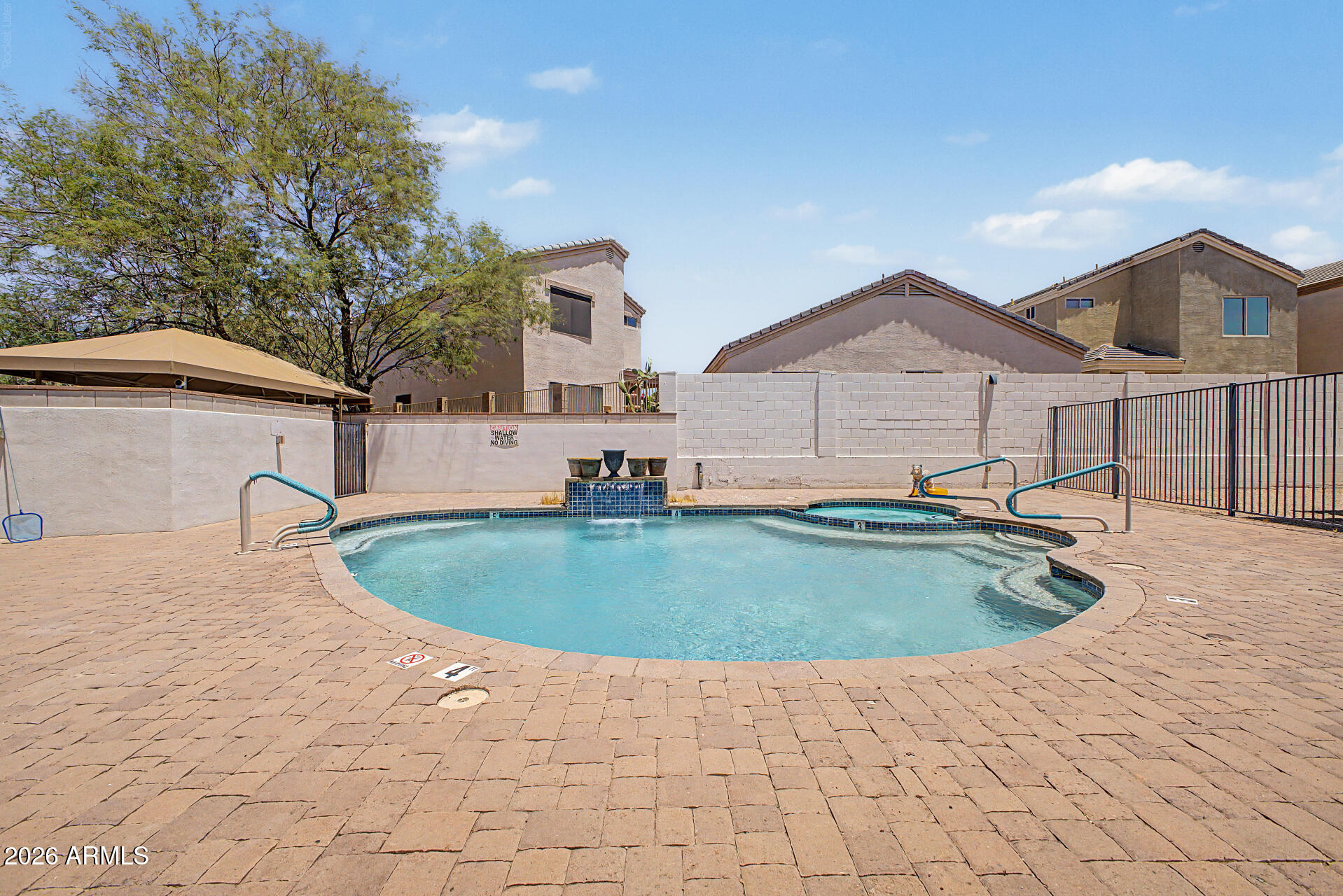 CASITAS MONTANA CONDOMINIUMS - Residential