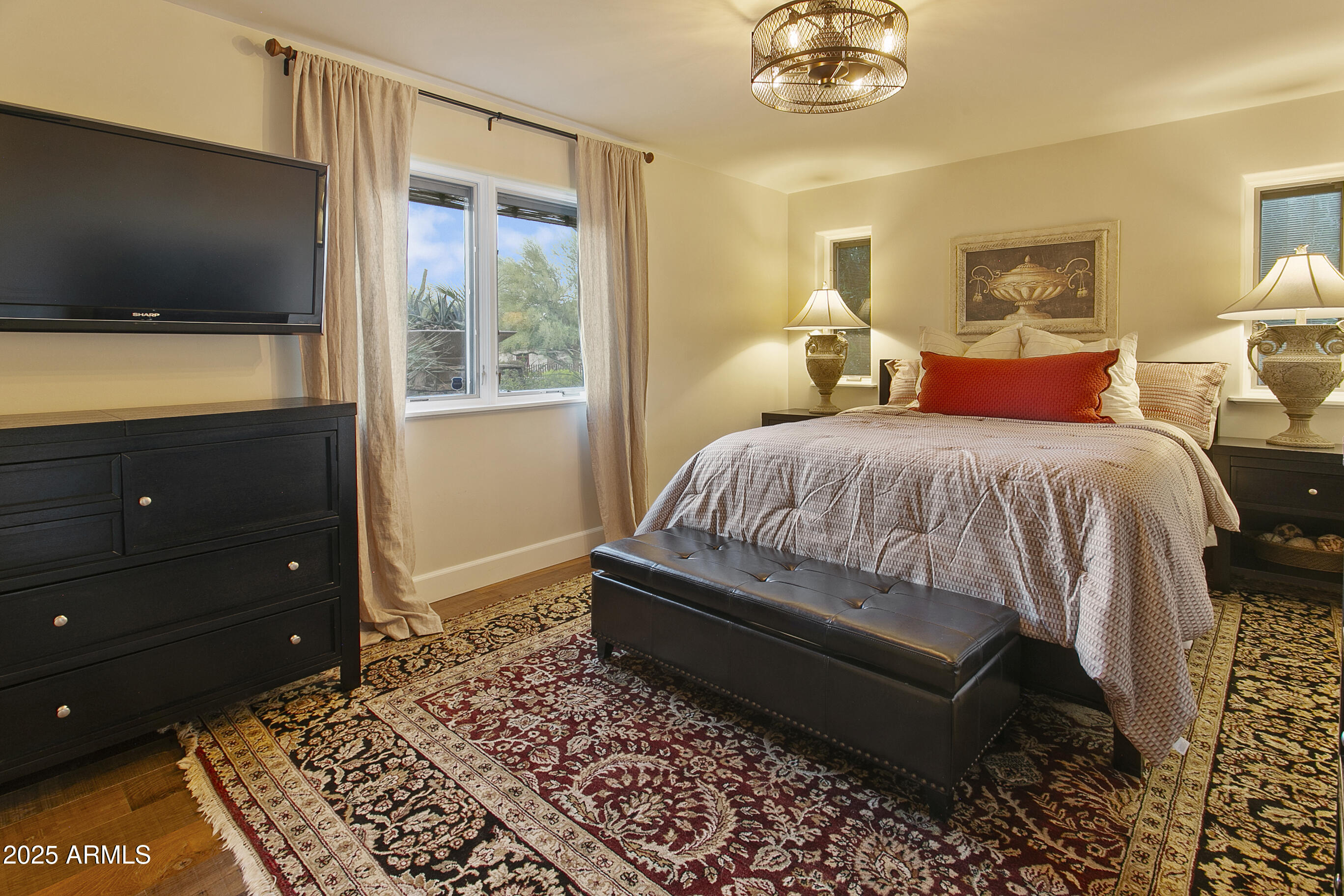 PARADISE VALLEY COUNTRY ESTATES - Residential