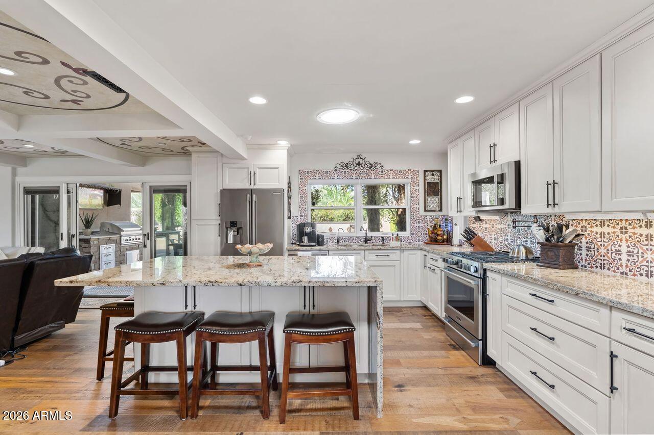 PARADISE VALLEY COUNTRY ESTATES - Residential