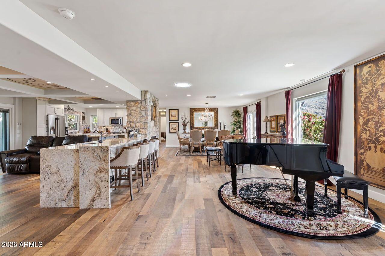 PARADISE VALLEY COUNTRY ESTATES - Residential