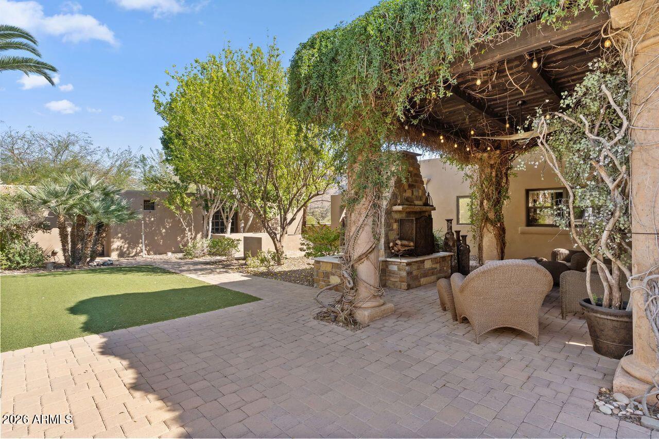 PARADISE VALLEY COUNTRY ESTATES - Residential
