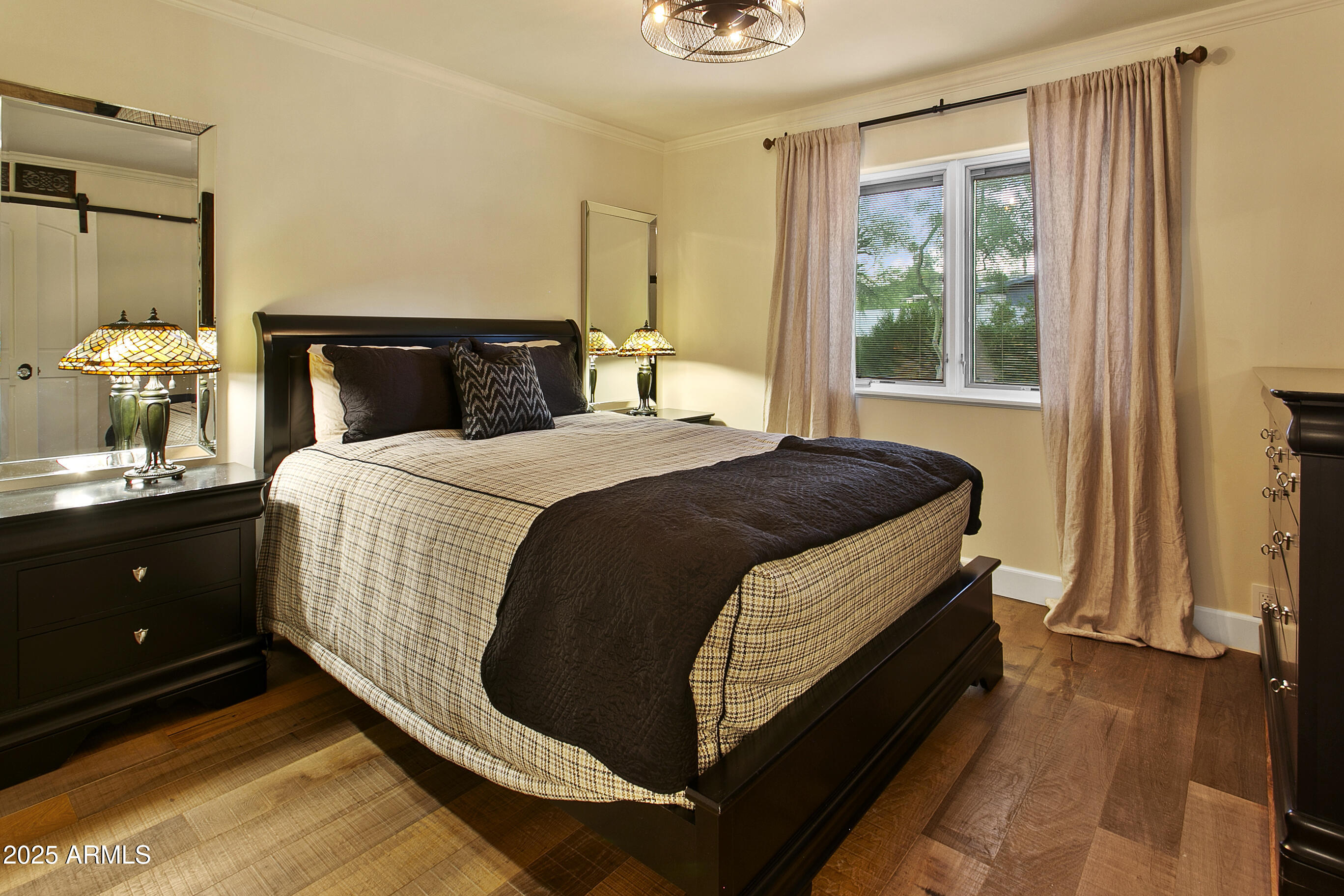 PARADISE VALLEY COUNTRY ESTATES - Residential