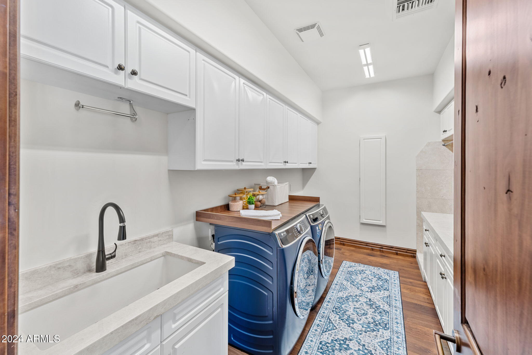 CINCO SERROS LOTS 9 & 10 - Residential
