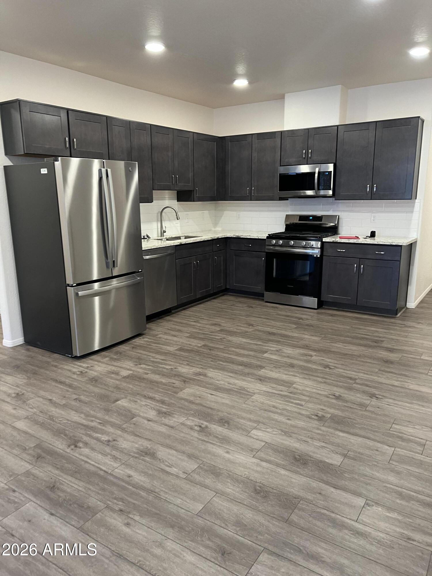 PONDEROSA PARKWAY CONDOMINIUMS - Residential