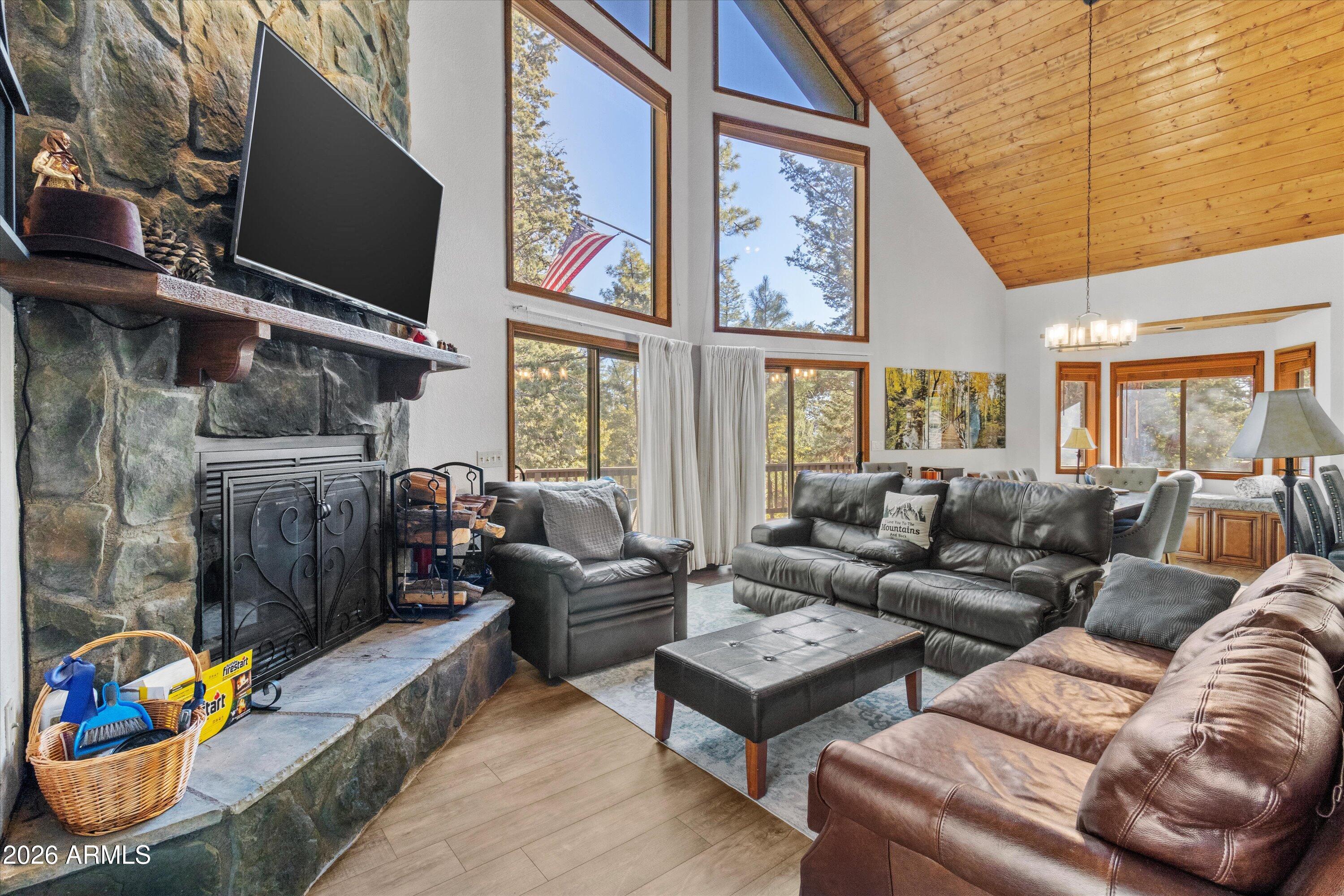 PORTAL PINE CREEK CANYON 2 - Residential