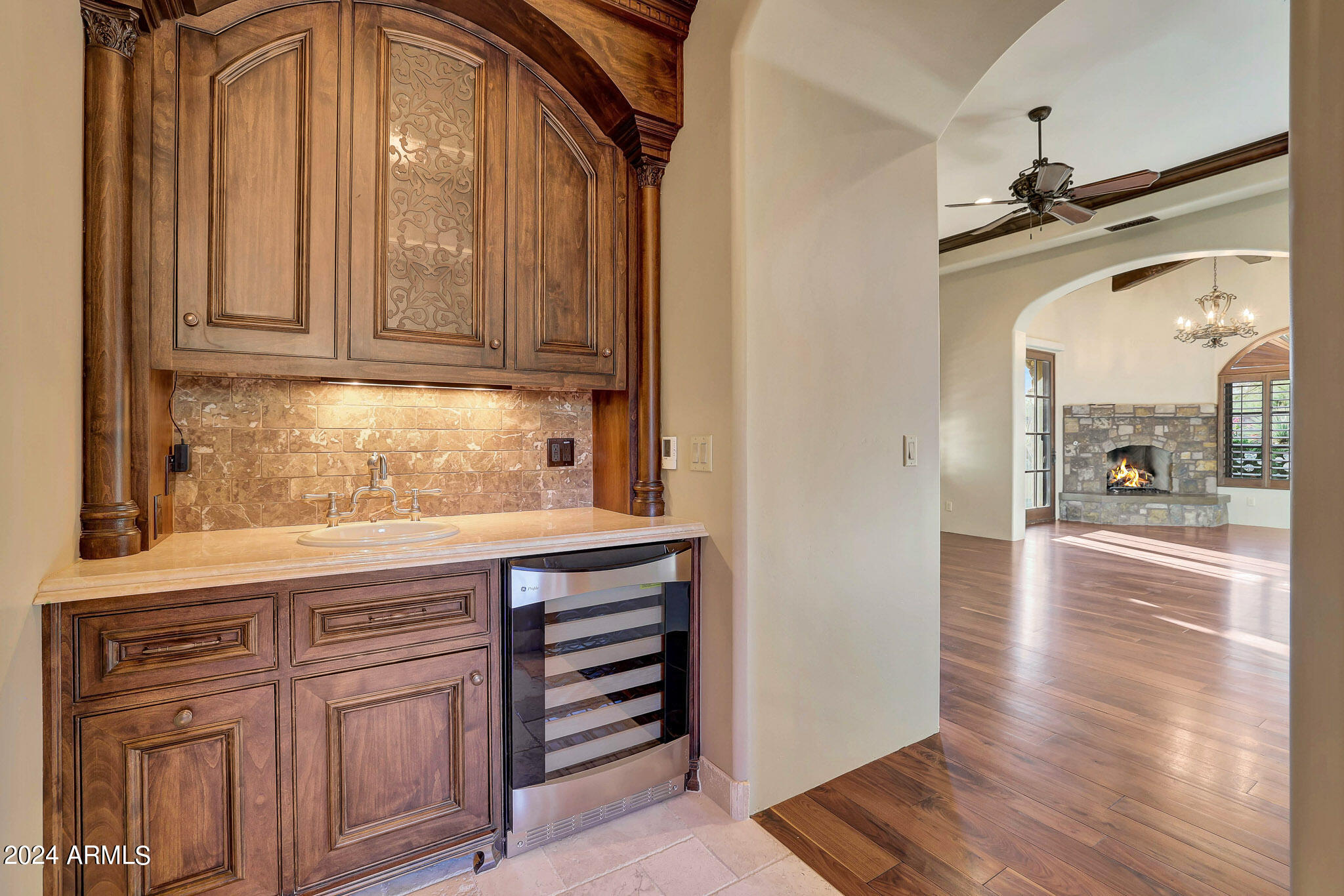 WHISPER ROCK UNIT 1 - Residential