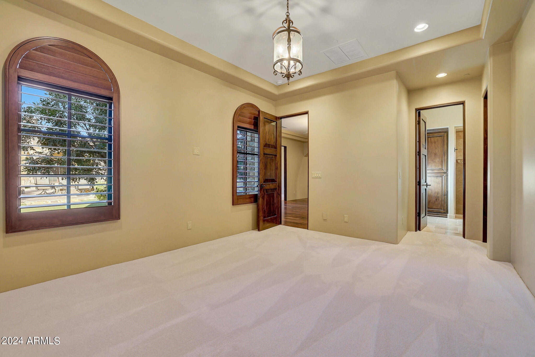 WHISPER ROCK UNIT 1 - Residential