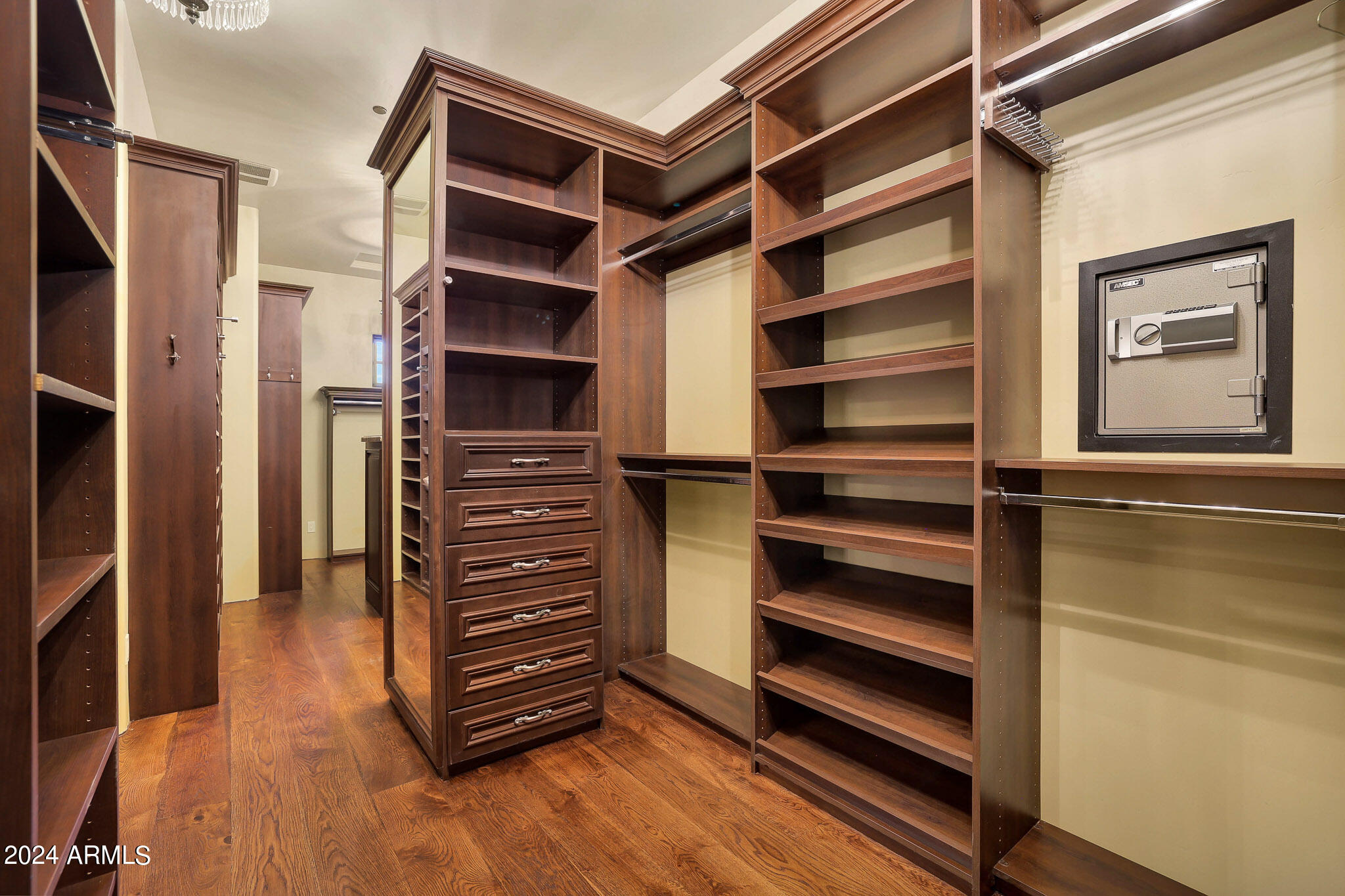 WHISPER ROCK UNIT 1 - Residential