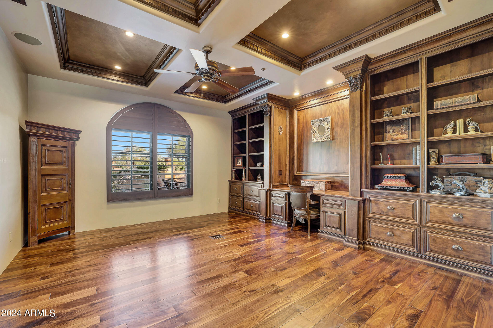 WHISPER ROCK UNIT 1 - Residential