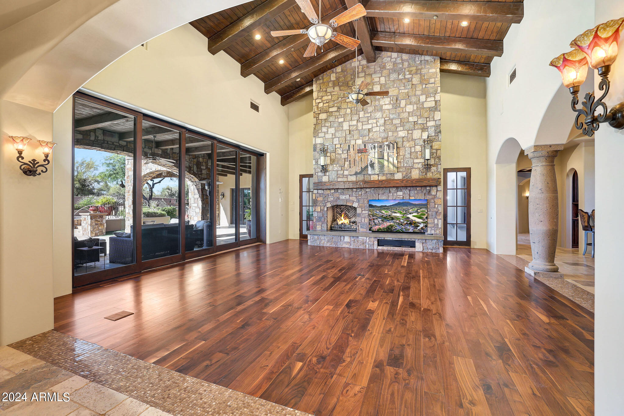 WHISPER ROCK UNIT 1 - Residential
