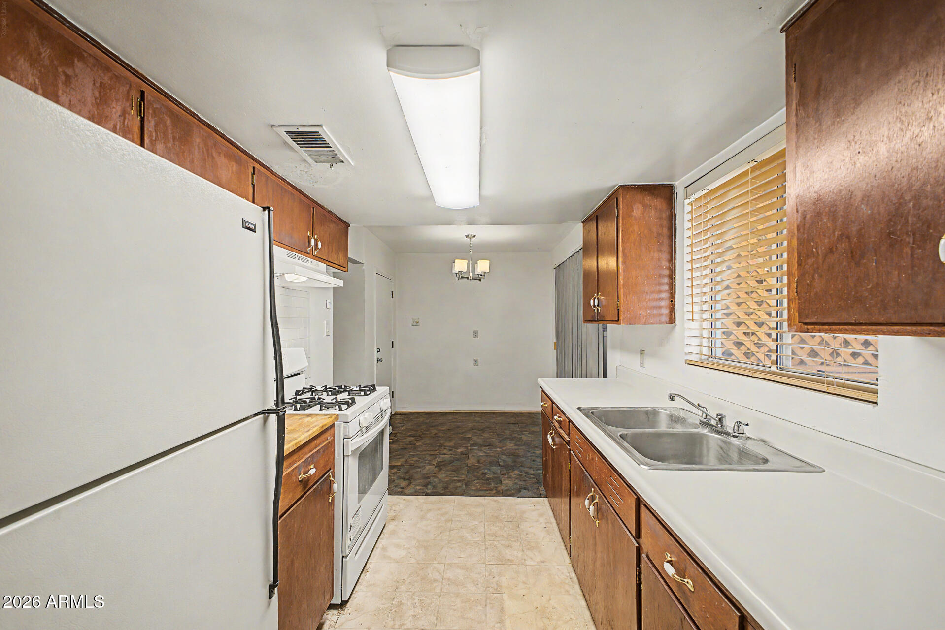 SKYLINE VISTA 3 - Residential